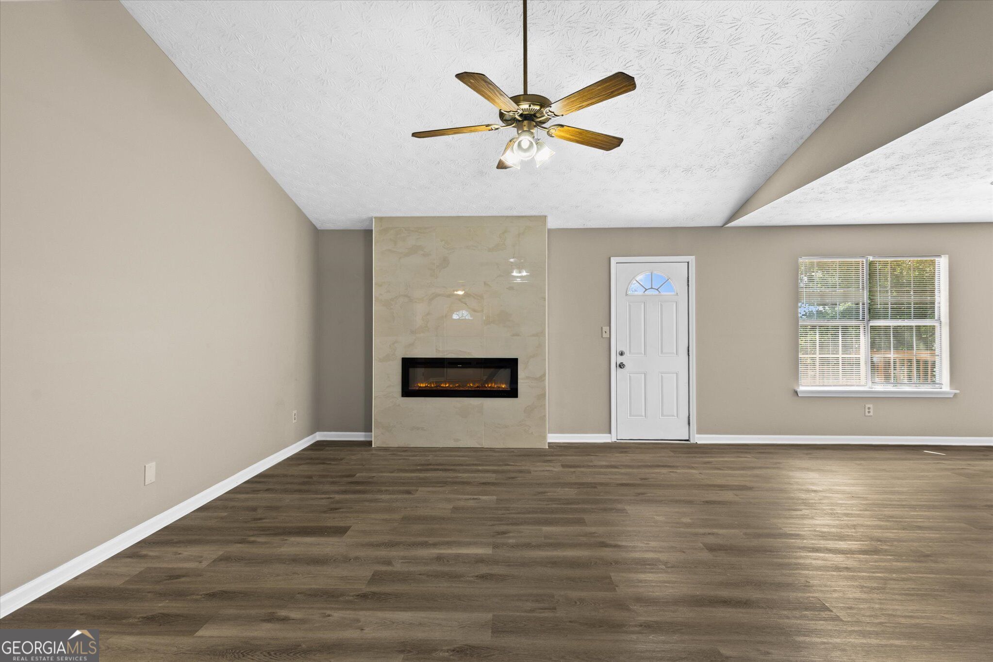 3679 Ashbill Court Property Photo 4