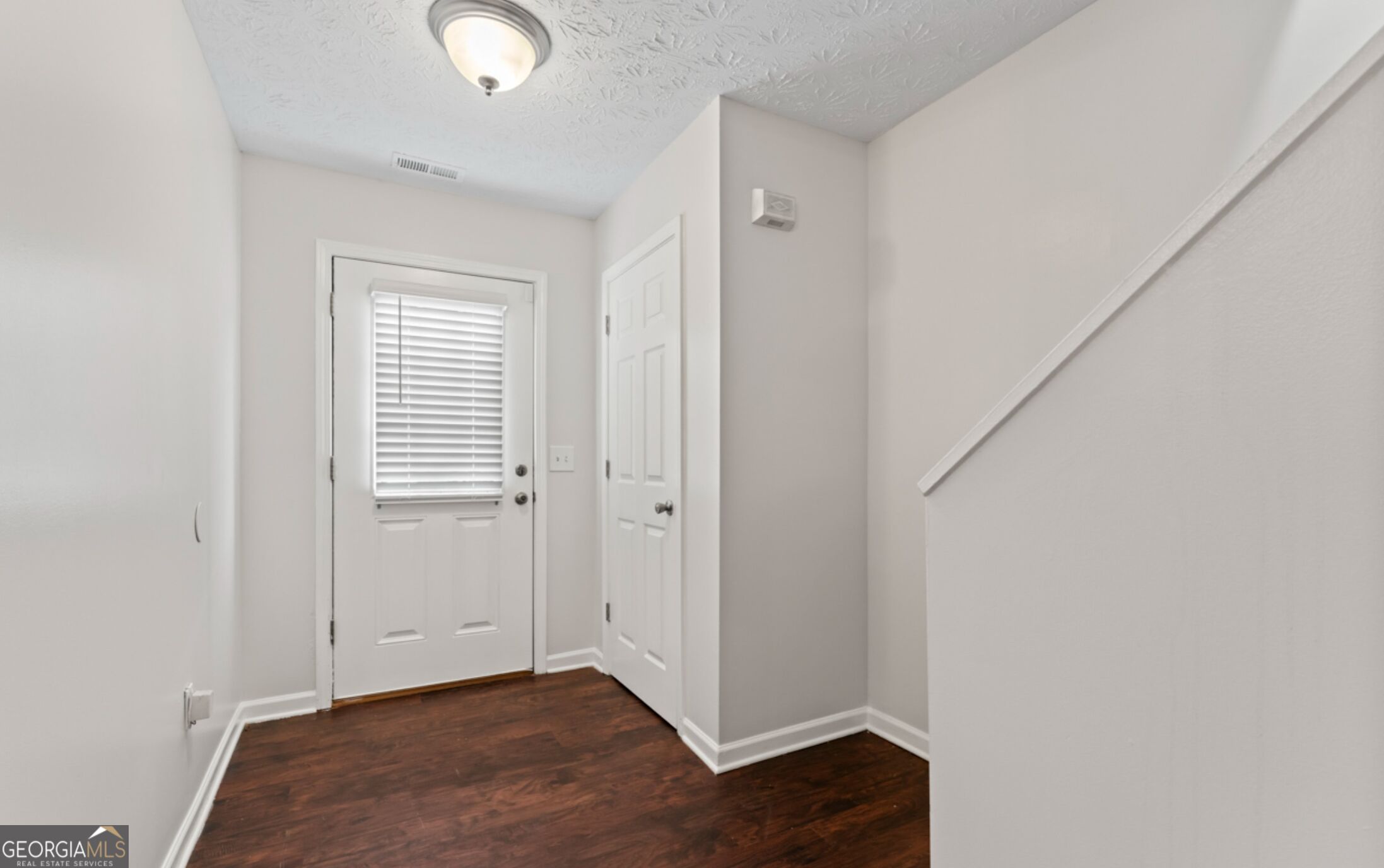 5619 Union Pointe Drive Property Photo 3