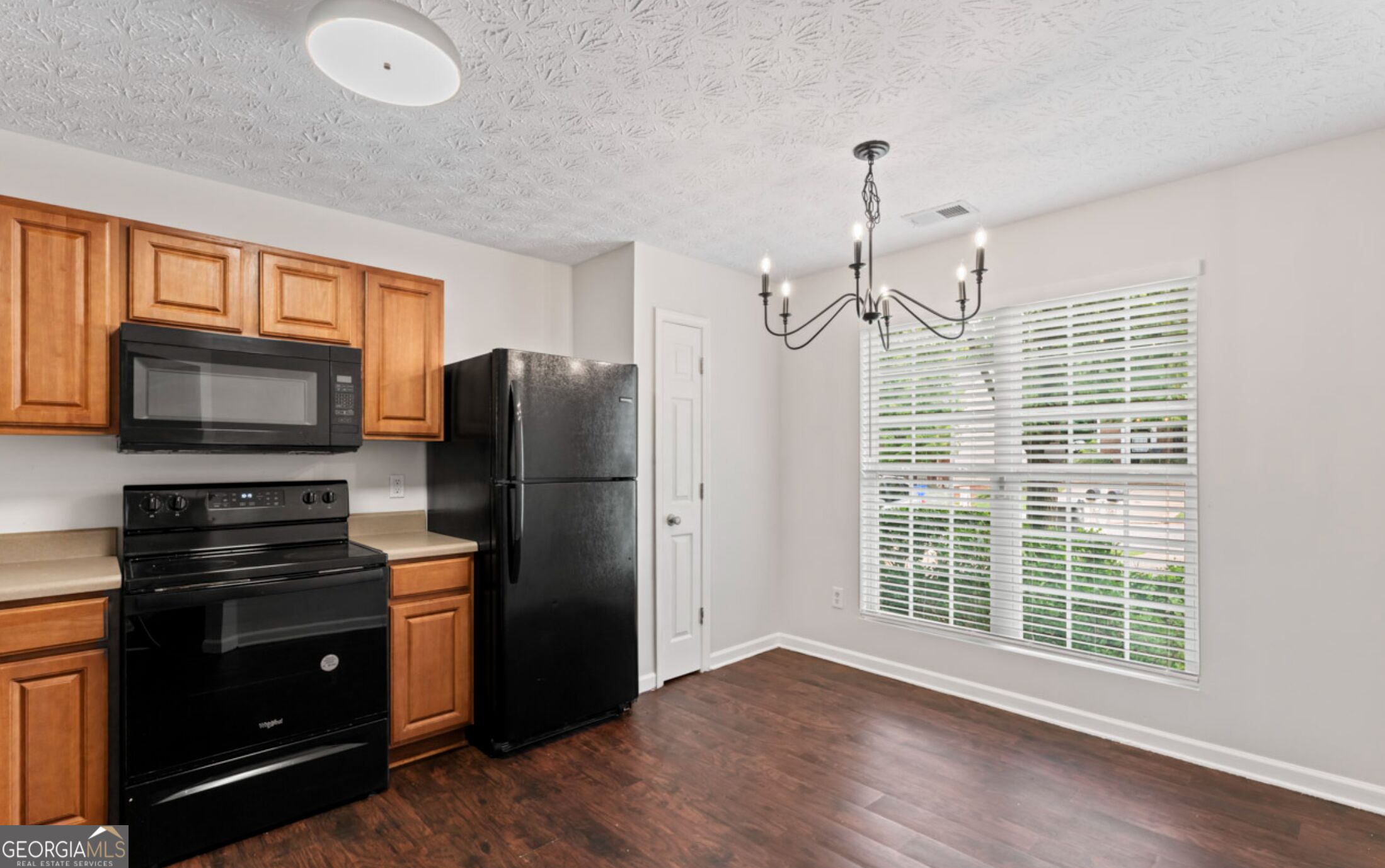 5619 Union Pointe Drive Property Photo 4