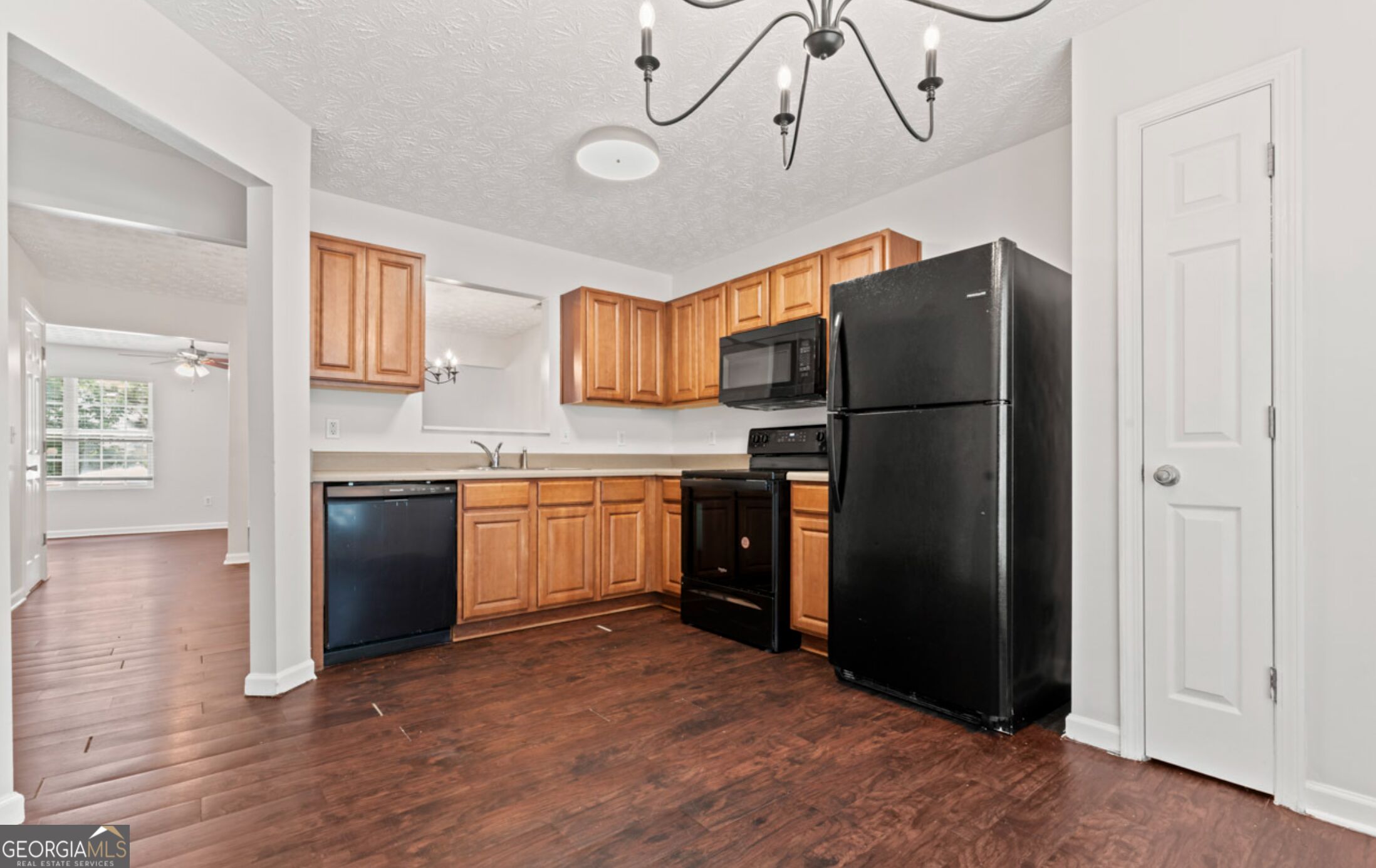 5619 Union Pointe Drive Property Photo 5