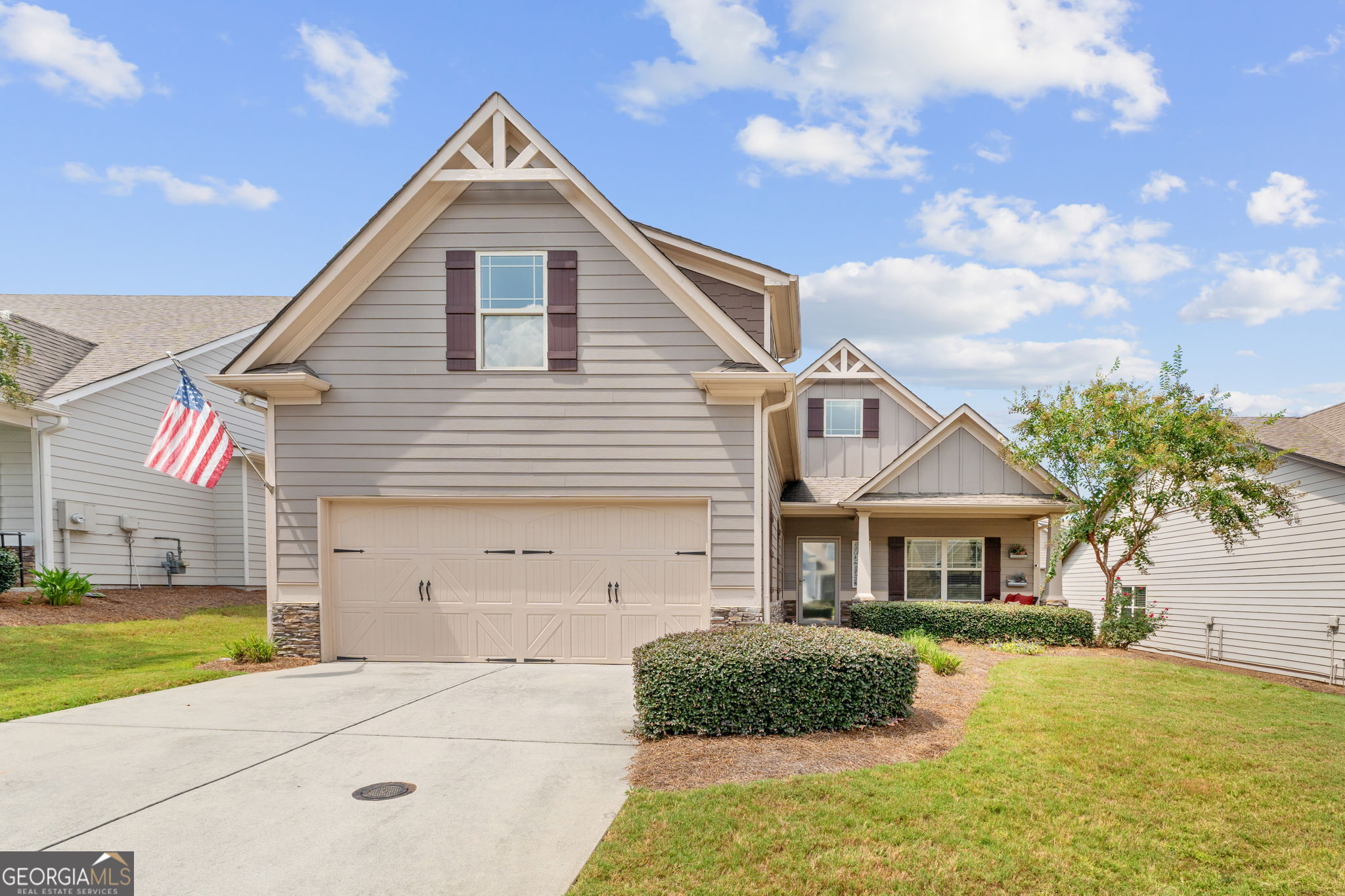 194 Hawthorne Ridge Circle Property Photo 1