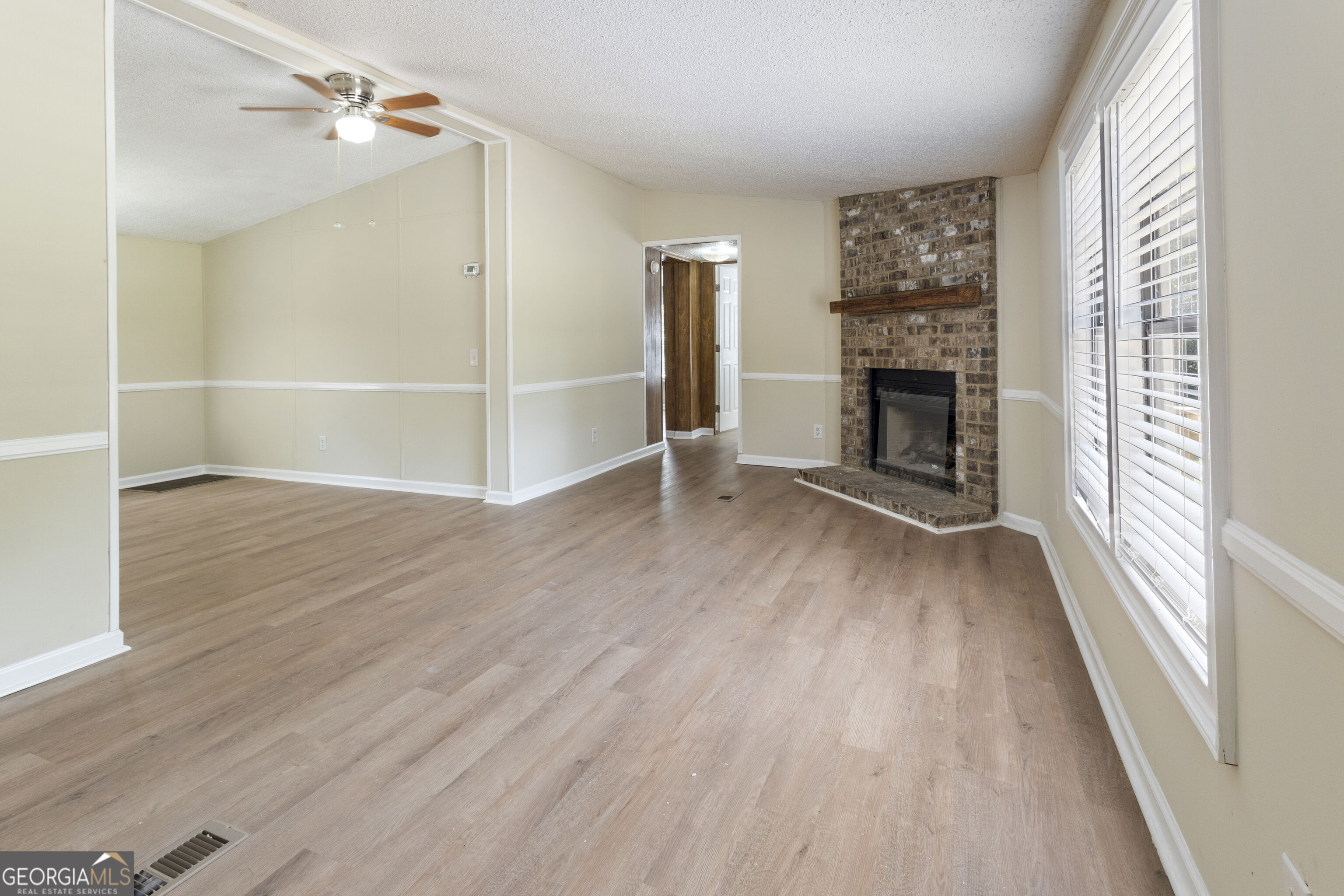 165 Giles Circle Property Photo 6