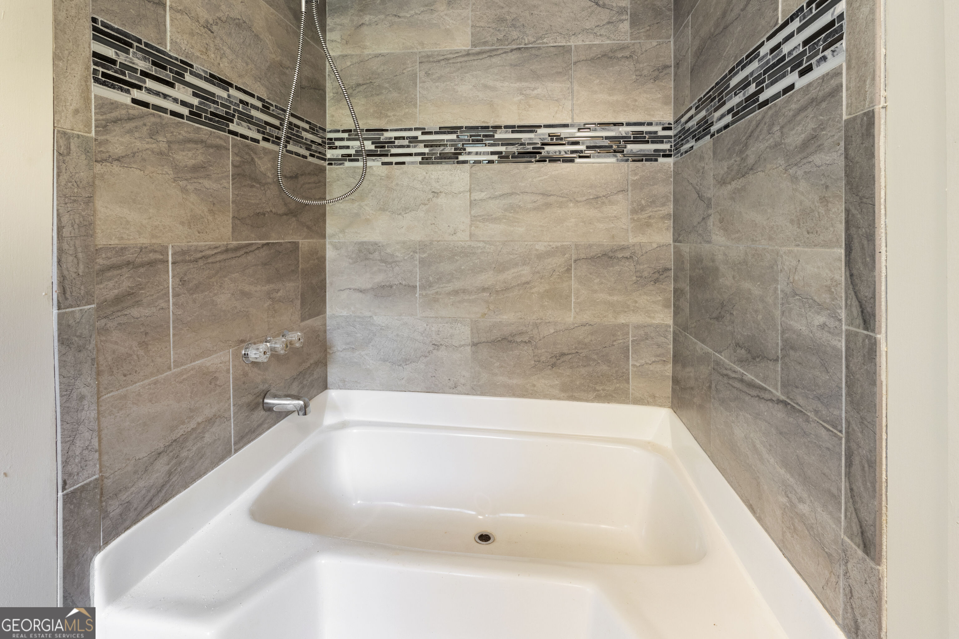 165 Giles Circle Property Photo 15