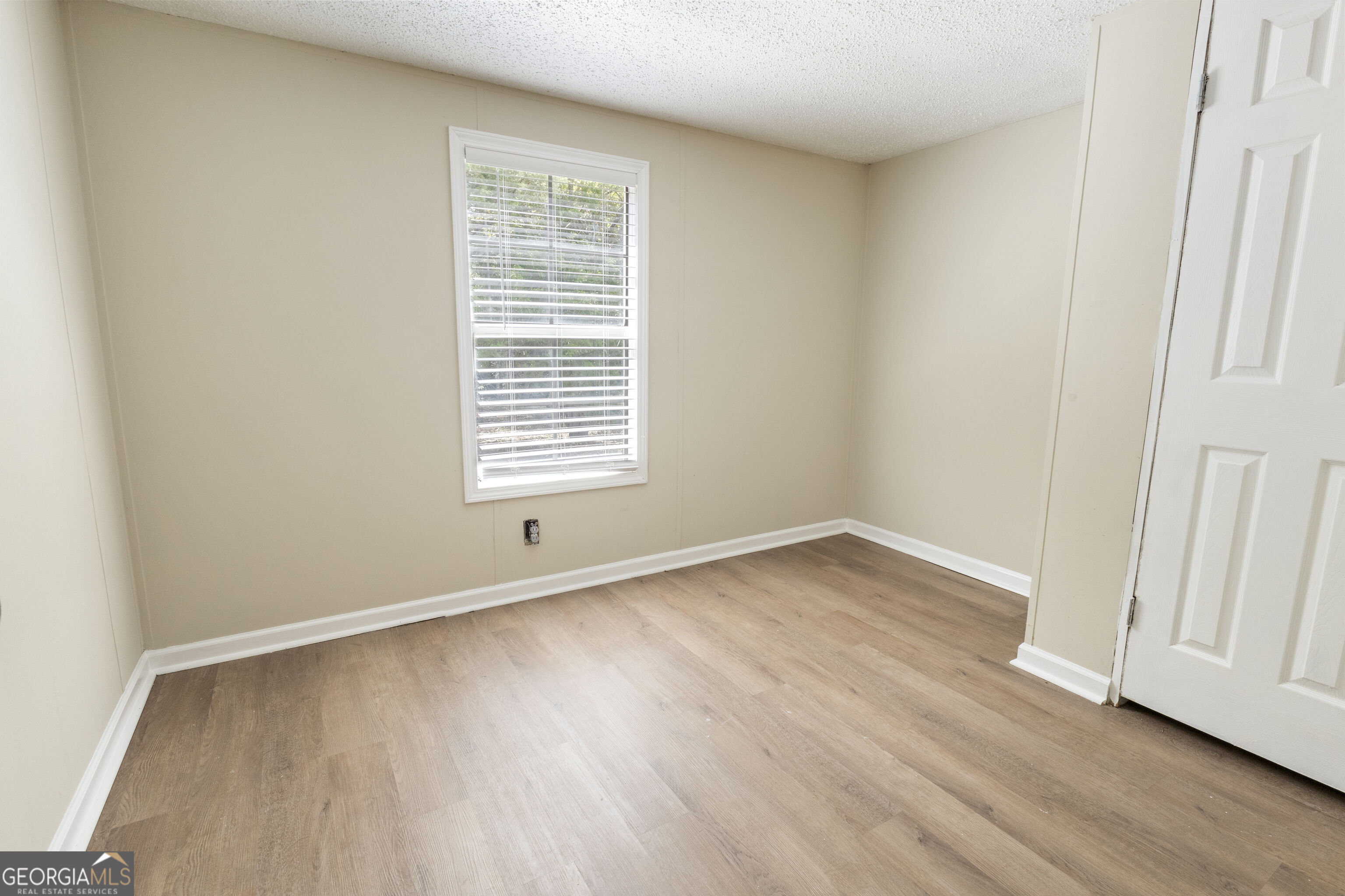 165 Giles Circle Property Photo 16