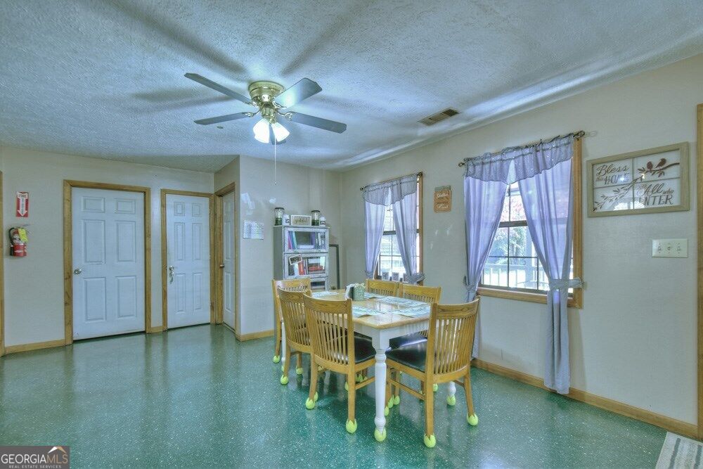 160 Moores Road Property Photo 8