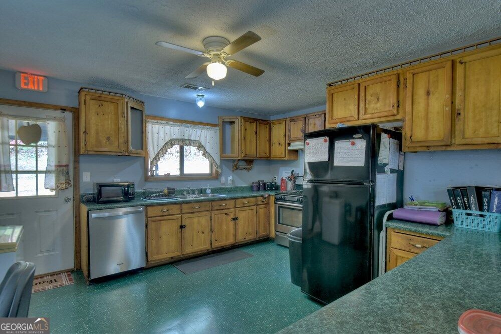 160 Moores Road Property Photo 11