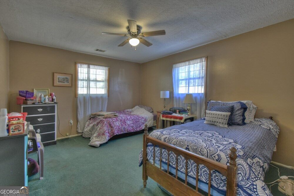 160 Moores Road Property Photo 14