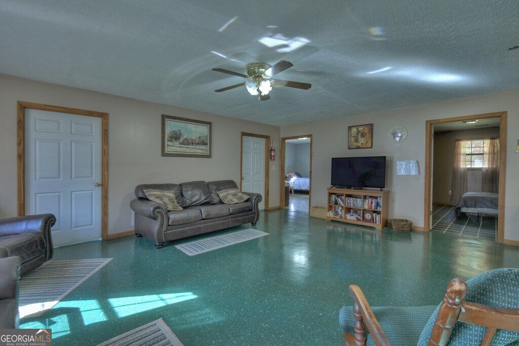 160 Moores Road Property Photo 41
