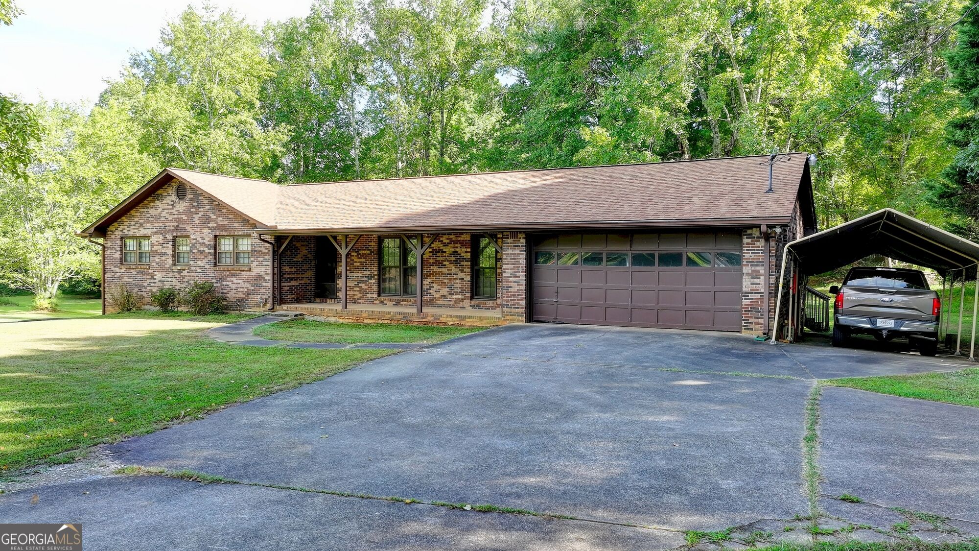 5680 Abbotts Bridge Road Property Photo 2