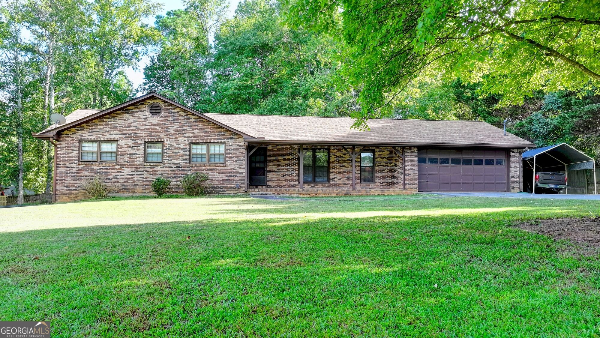 5680 Abbotts Bridge Road Property Photo 3