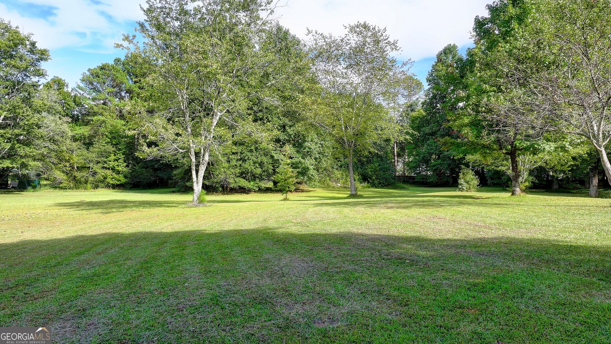 5680 Abbotts Bridge Road Property Photo 4