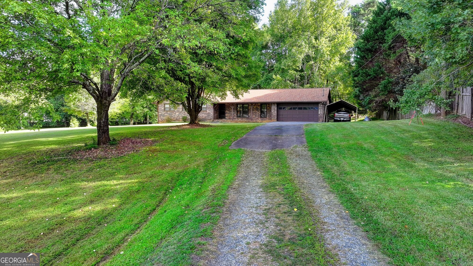 5680 Abbotts Bridge Road Property Photo 7