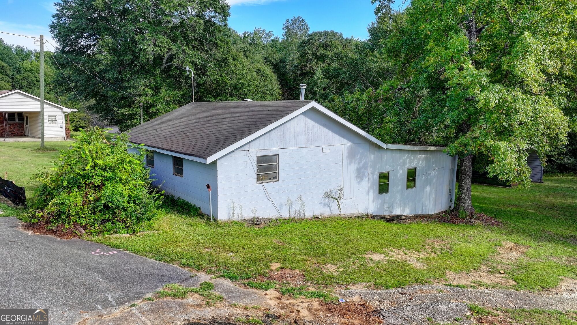 5680 Abbotts Bridge Road Property Photo 10