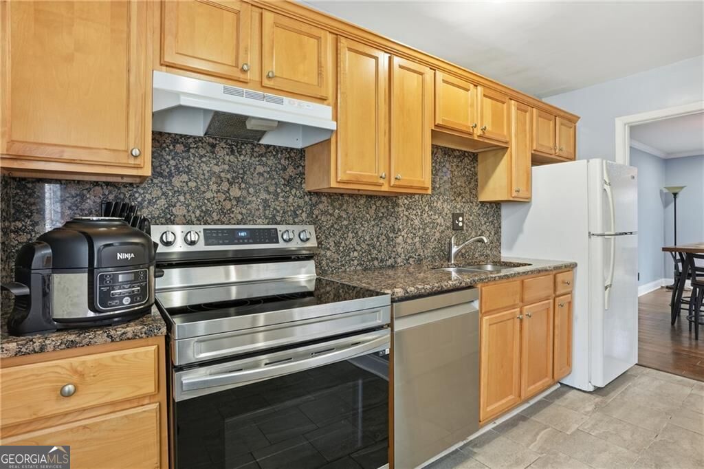 3320 Northcrest Road Property Photo 10