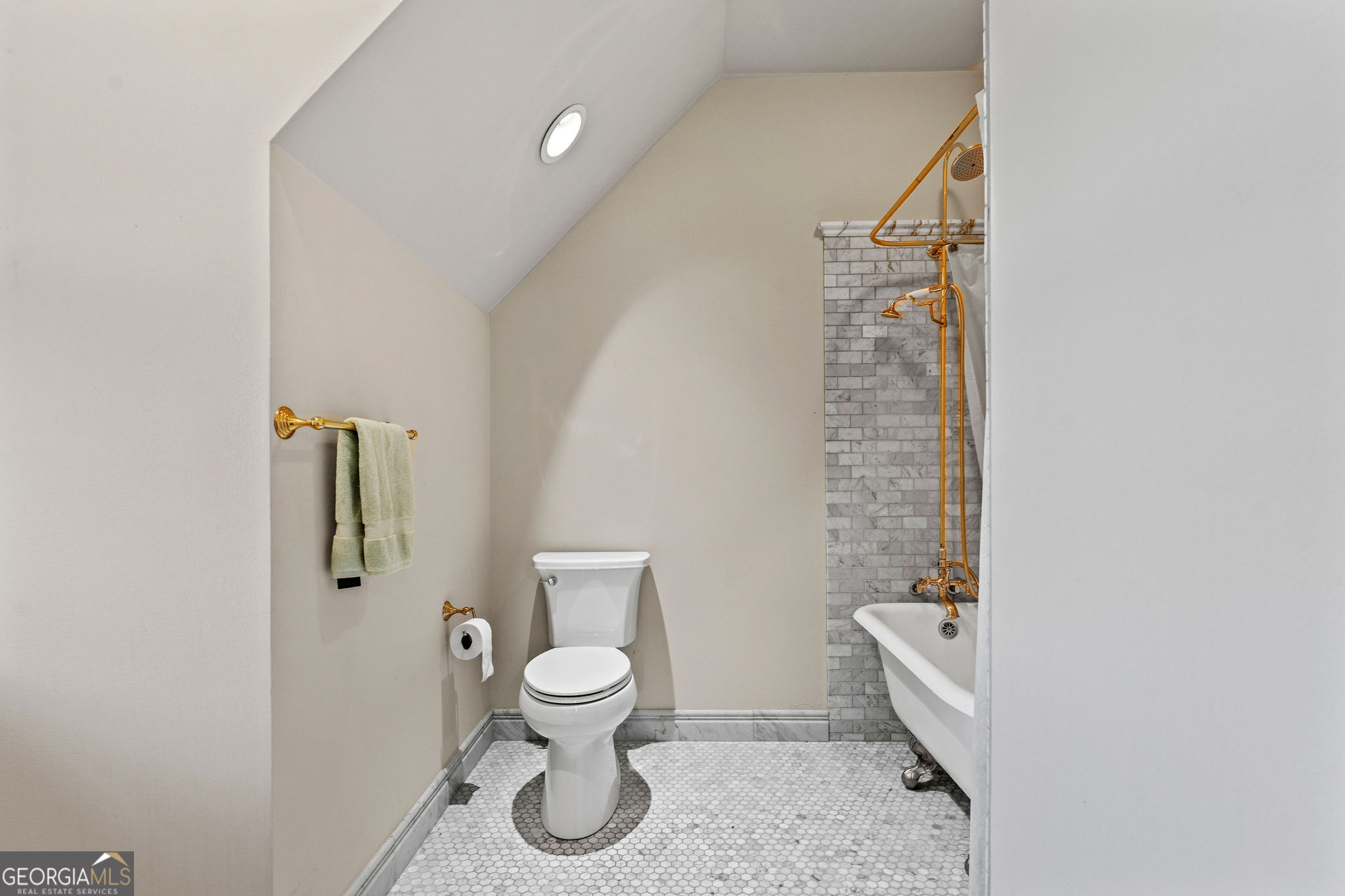 75 Rivercreek Crossing Property Photo 36