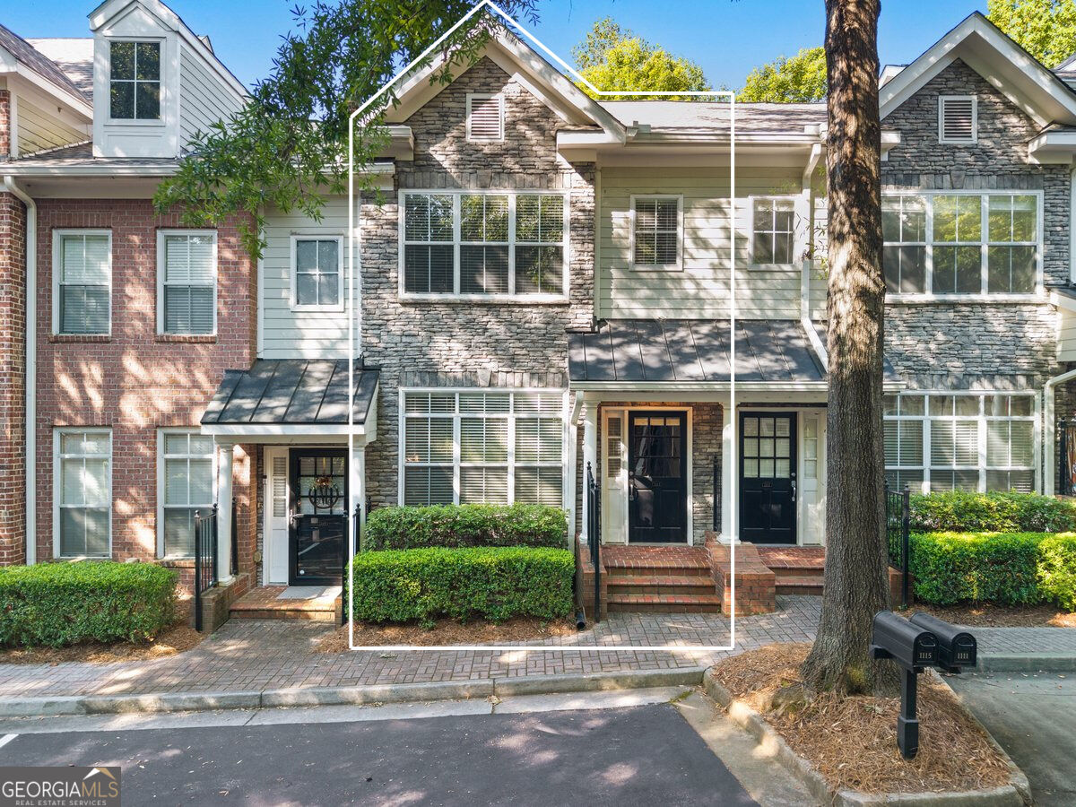 1115 Glenridge Place Ne Property Photo 1