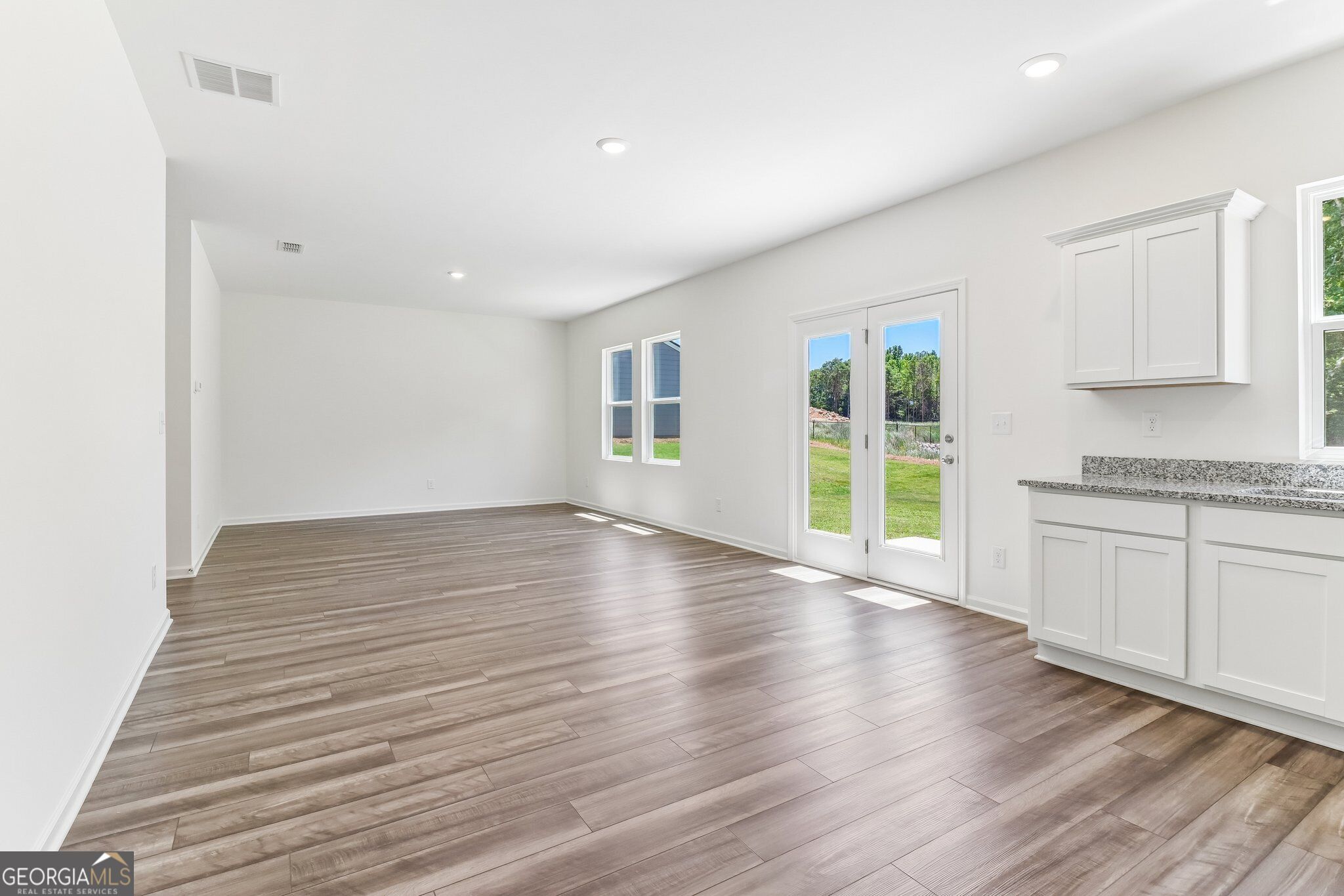 38 Crescent Boulevard Property Photo 6