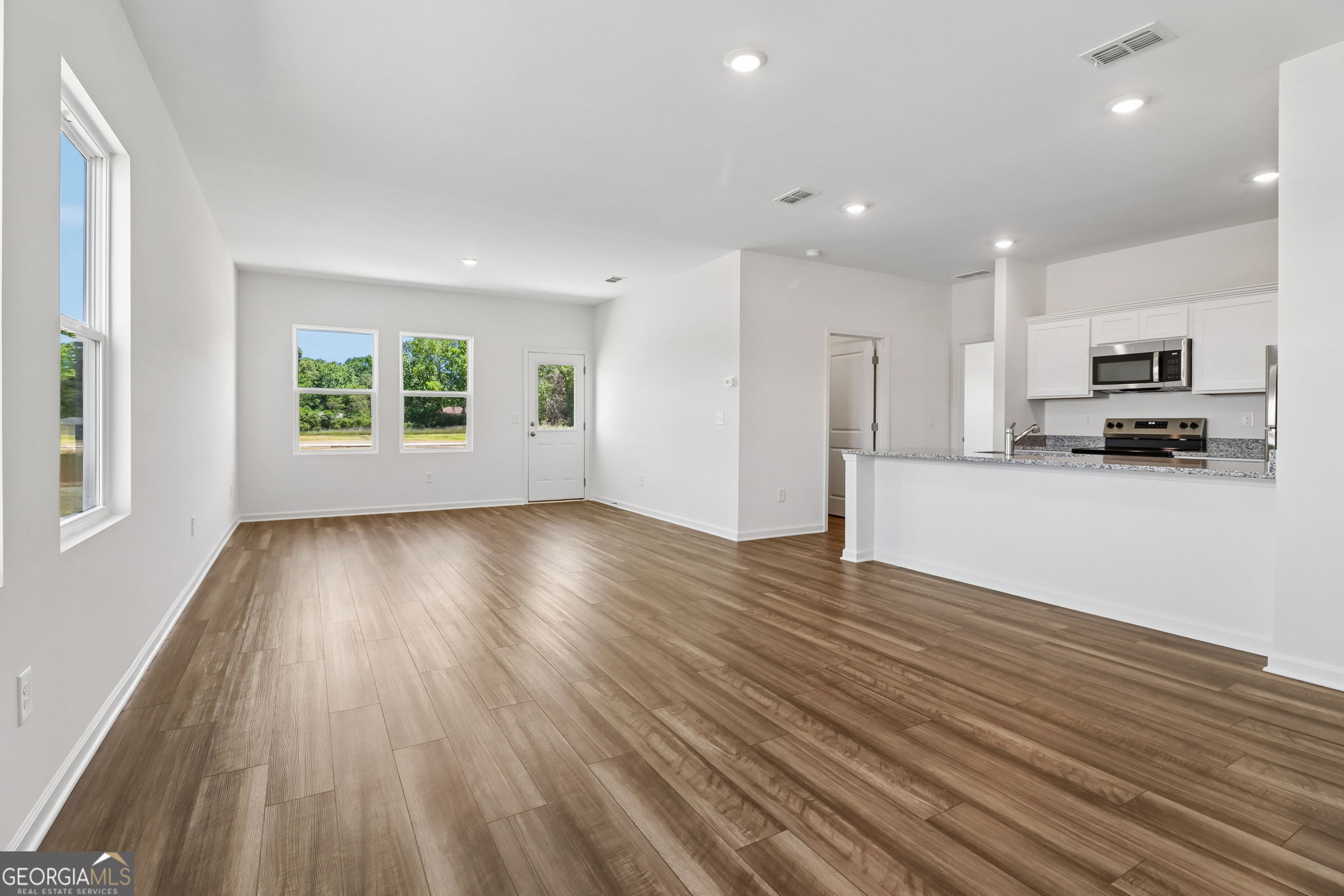 36 Crescent Boulevard Property Photo 8