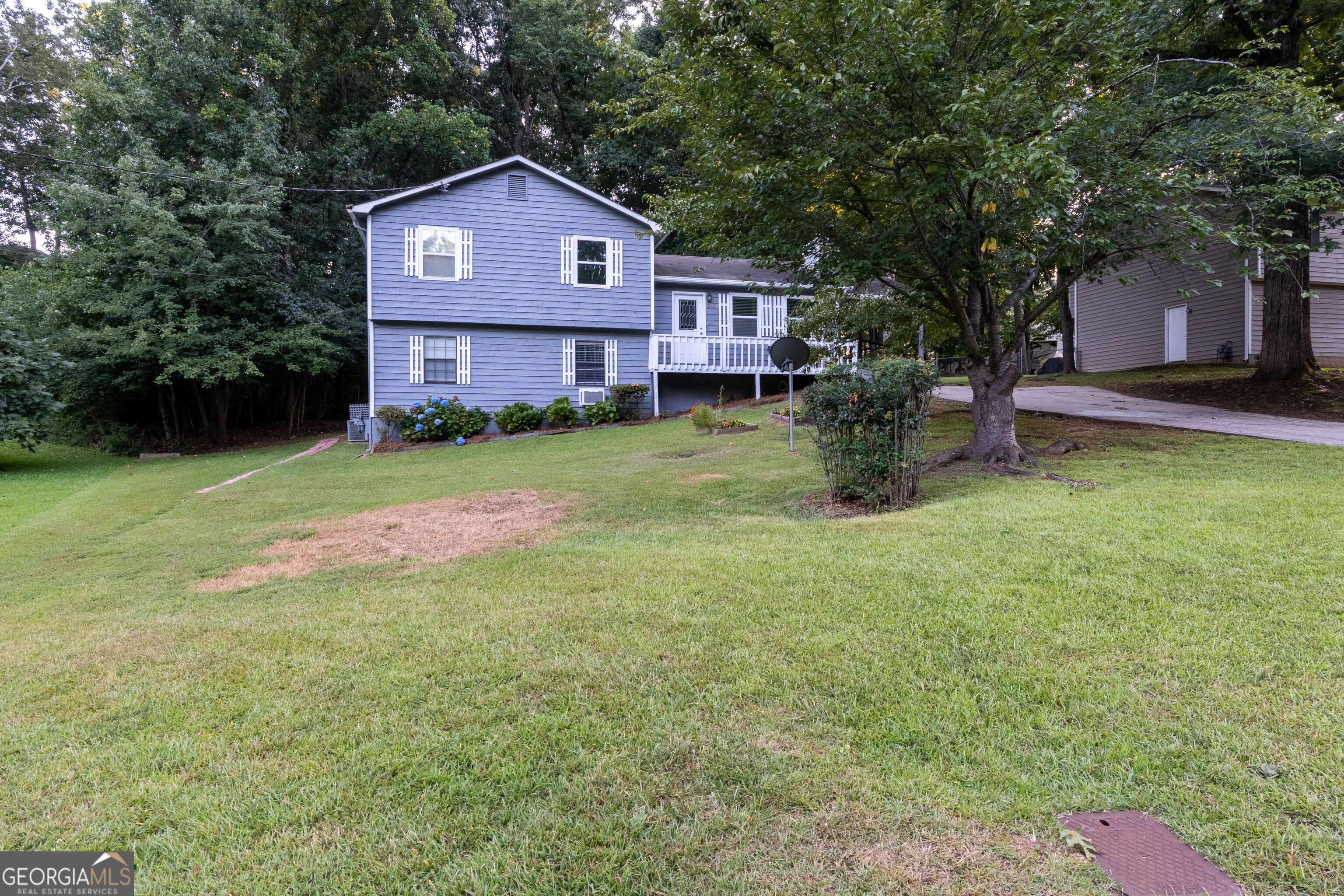 2424 Rhine Court Property Photo 1