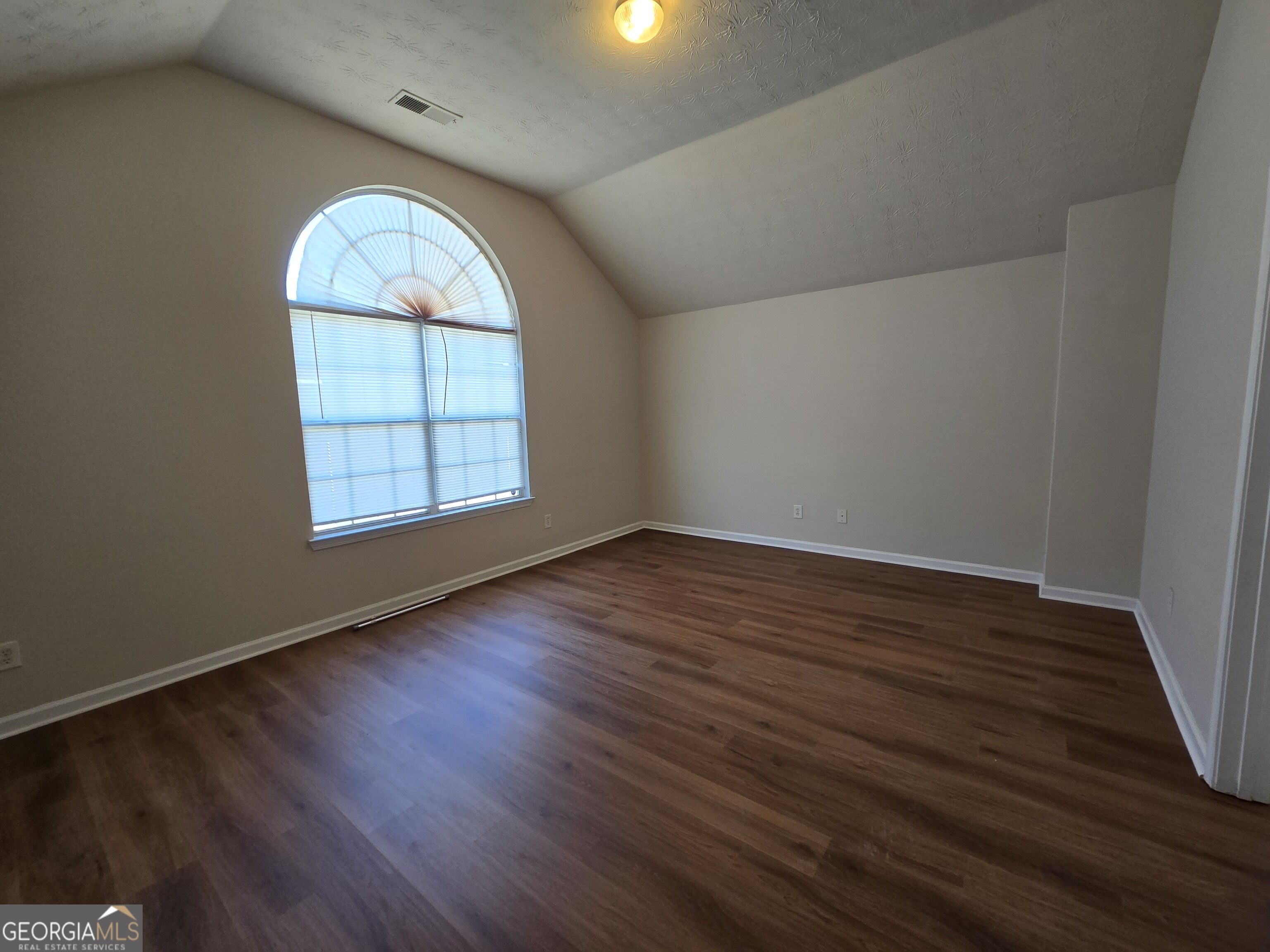 5636 One Lake Way Property Photo 7
