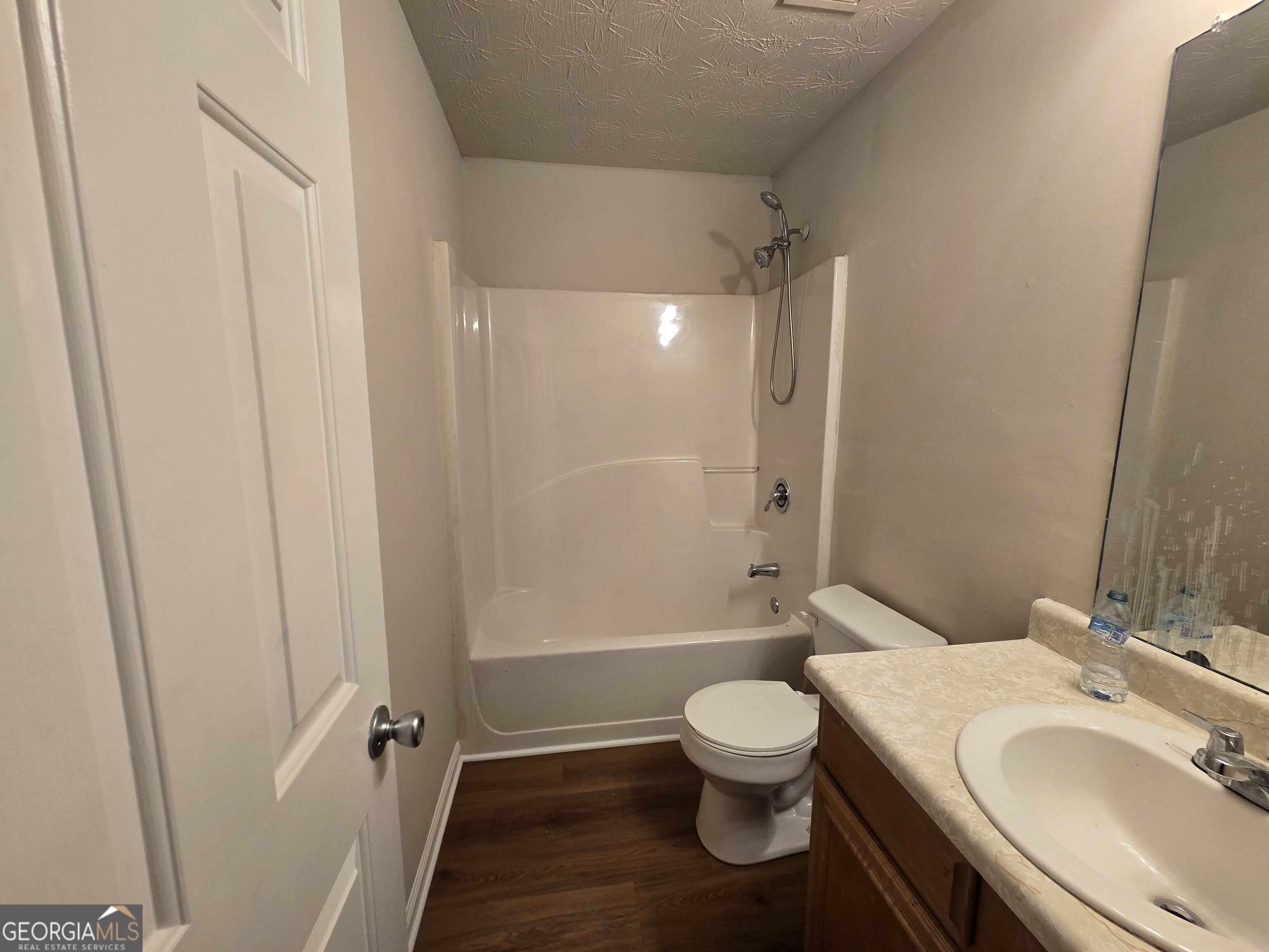 5636 One Lake Way Property Photo 10