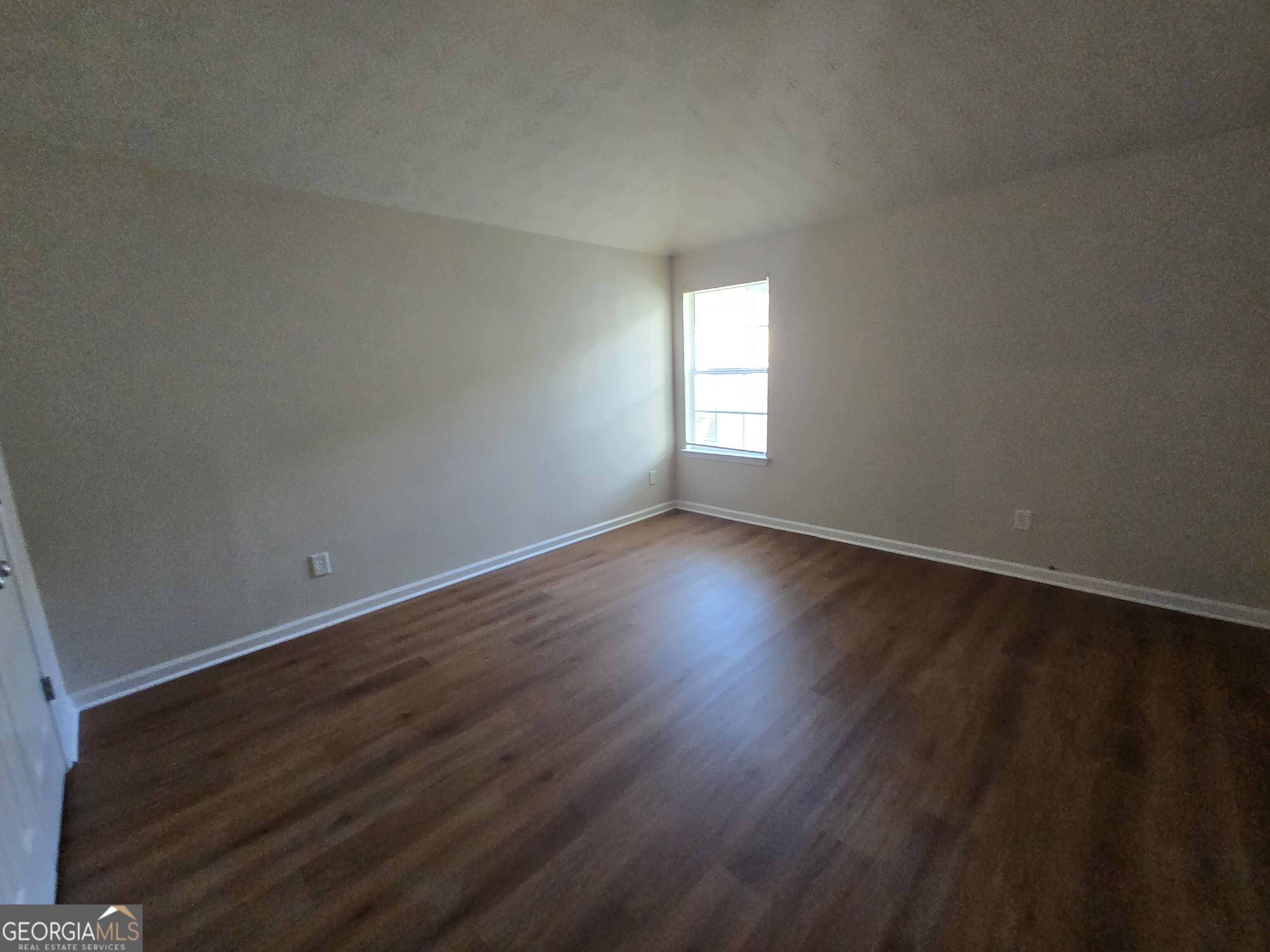 5636 One Lake Way Property Photo 13