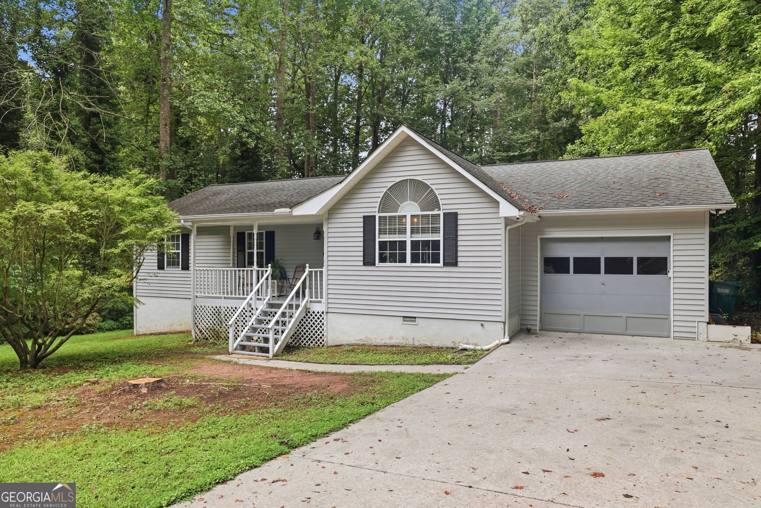 221 Oakdale Drive Property Photo 1