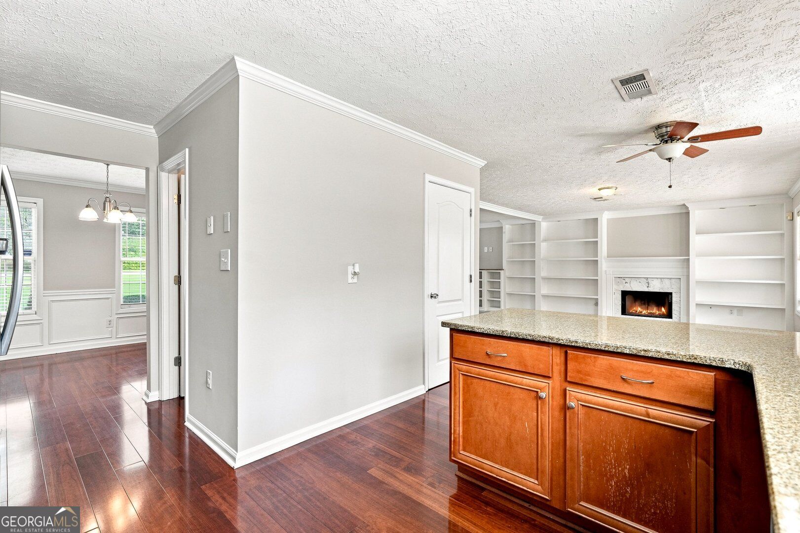 304 Waterfront Drive Property Photo 9