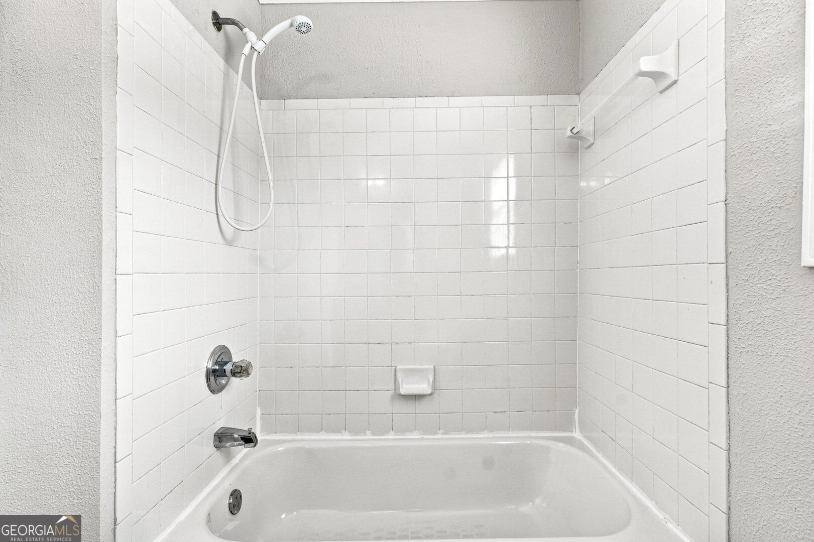 304 Waterfront Drive Property Photo 11