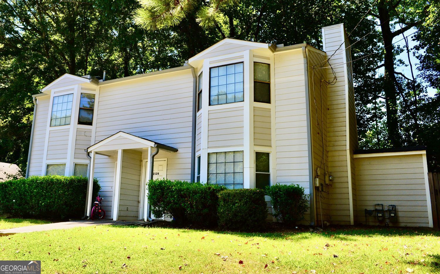 2124 Valley Oaks Drive Se Property Photo 1