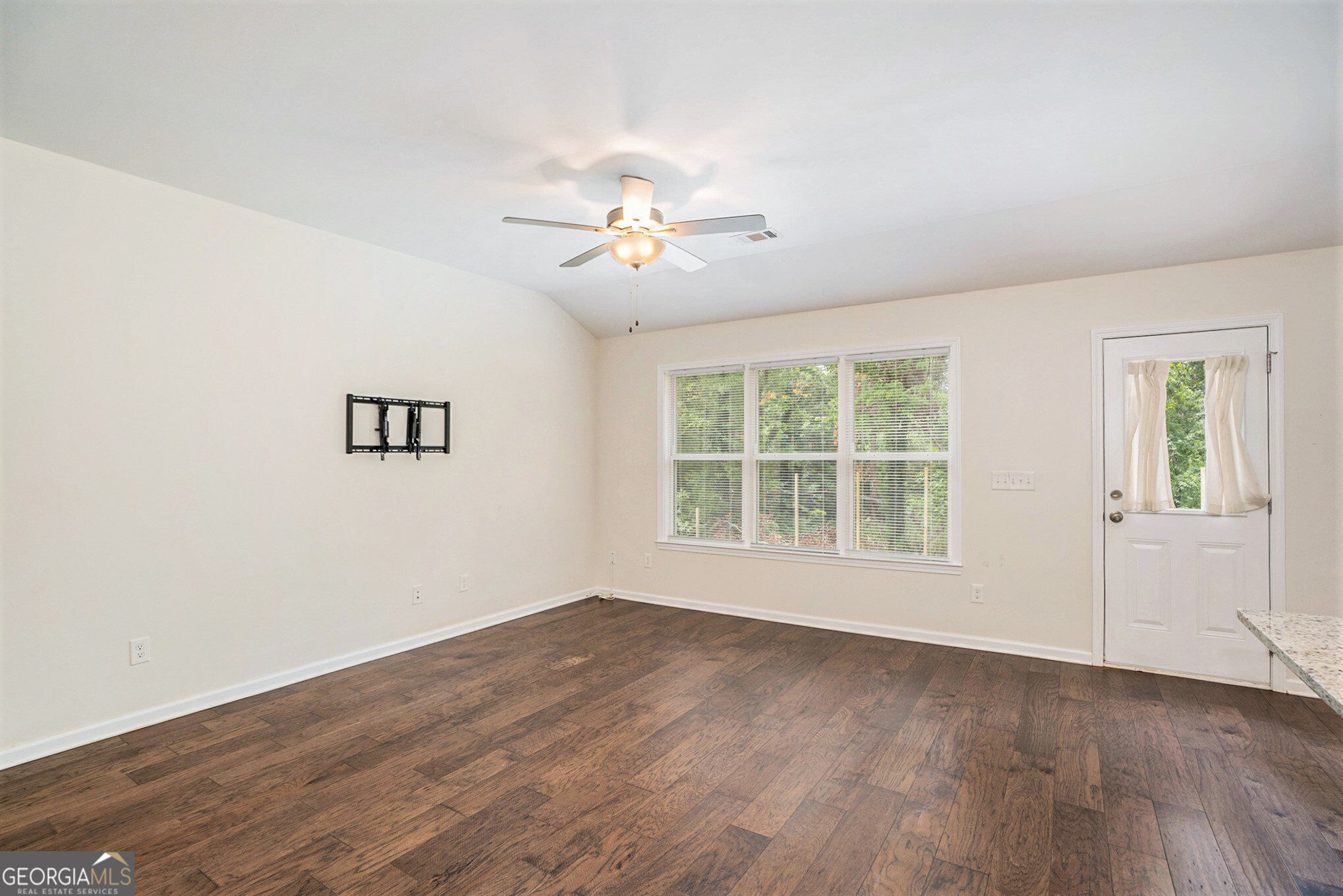 4940 Scott Road Property Photo 3