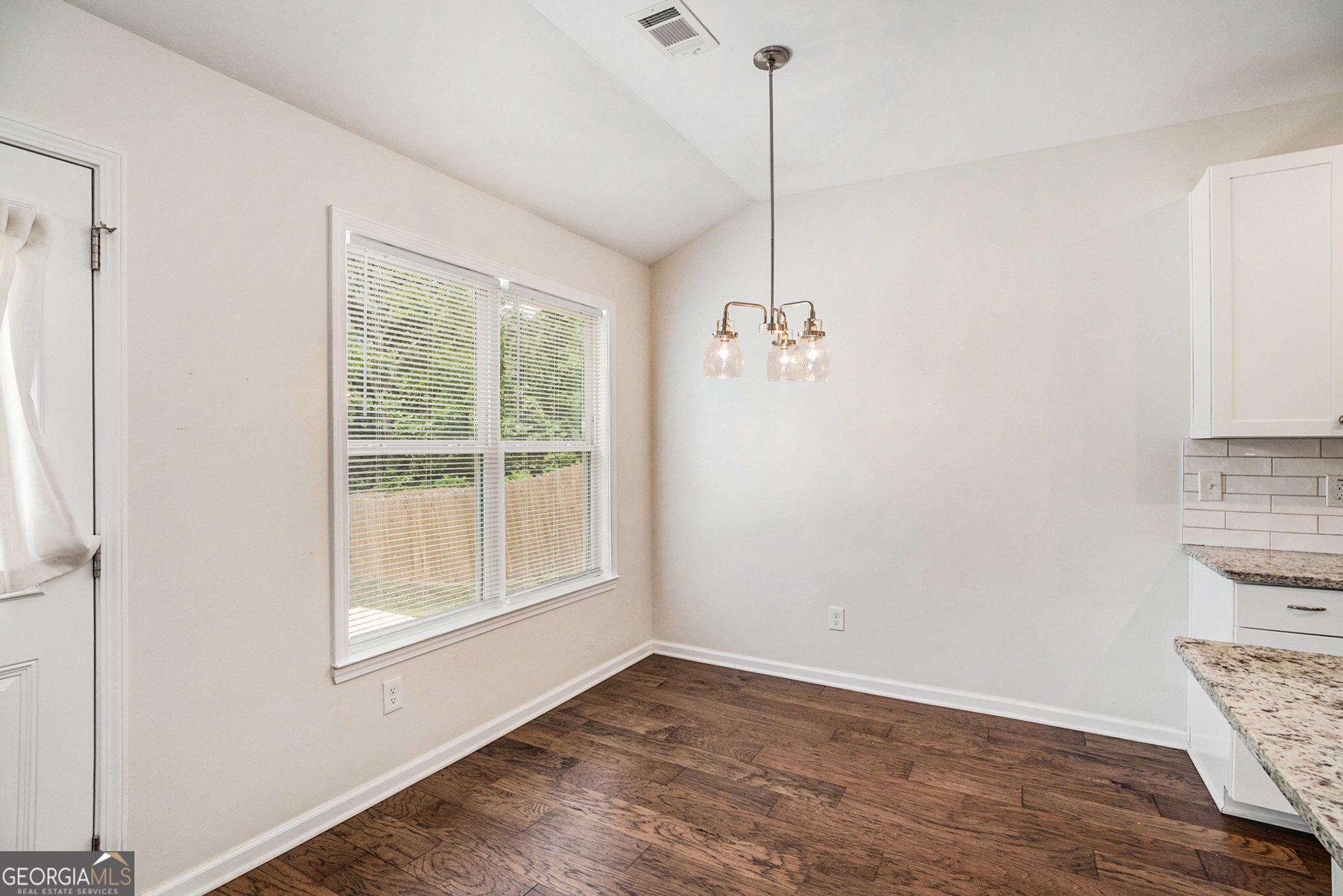 4940 Scott Road Property Photo 4