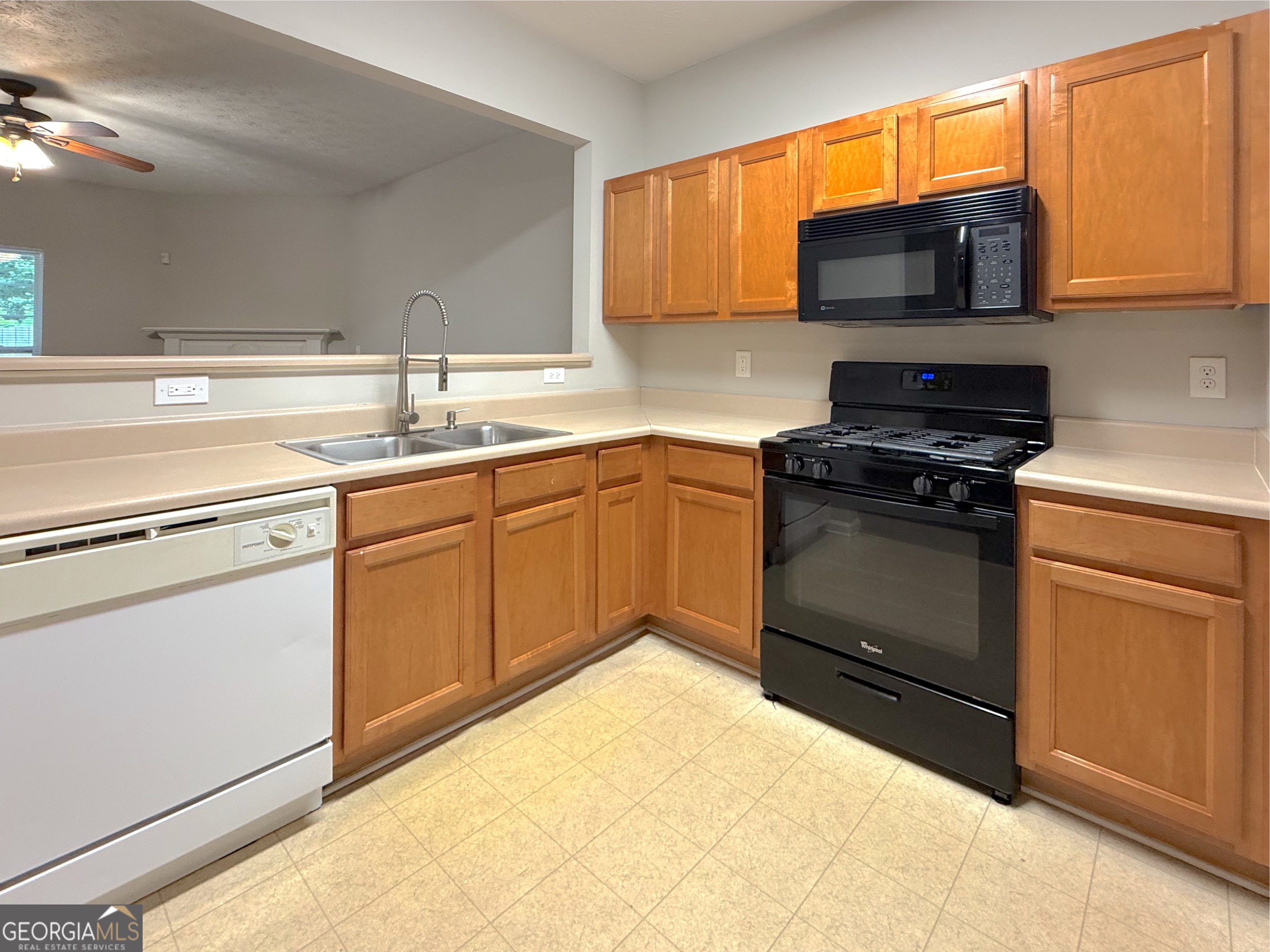 3845 Grovemont Place Property Photo 10