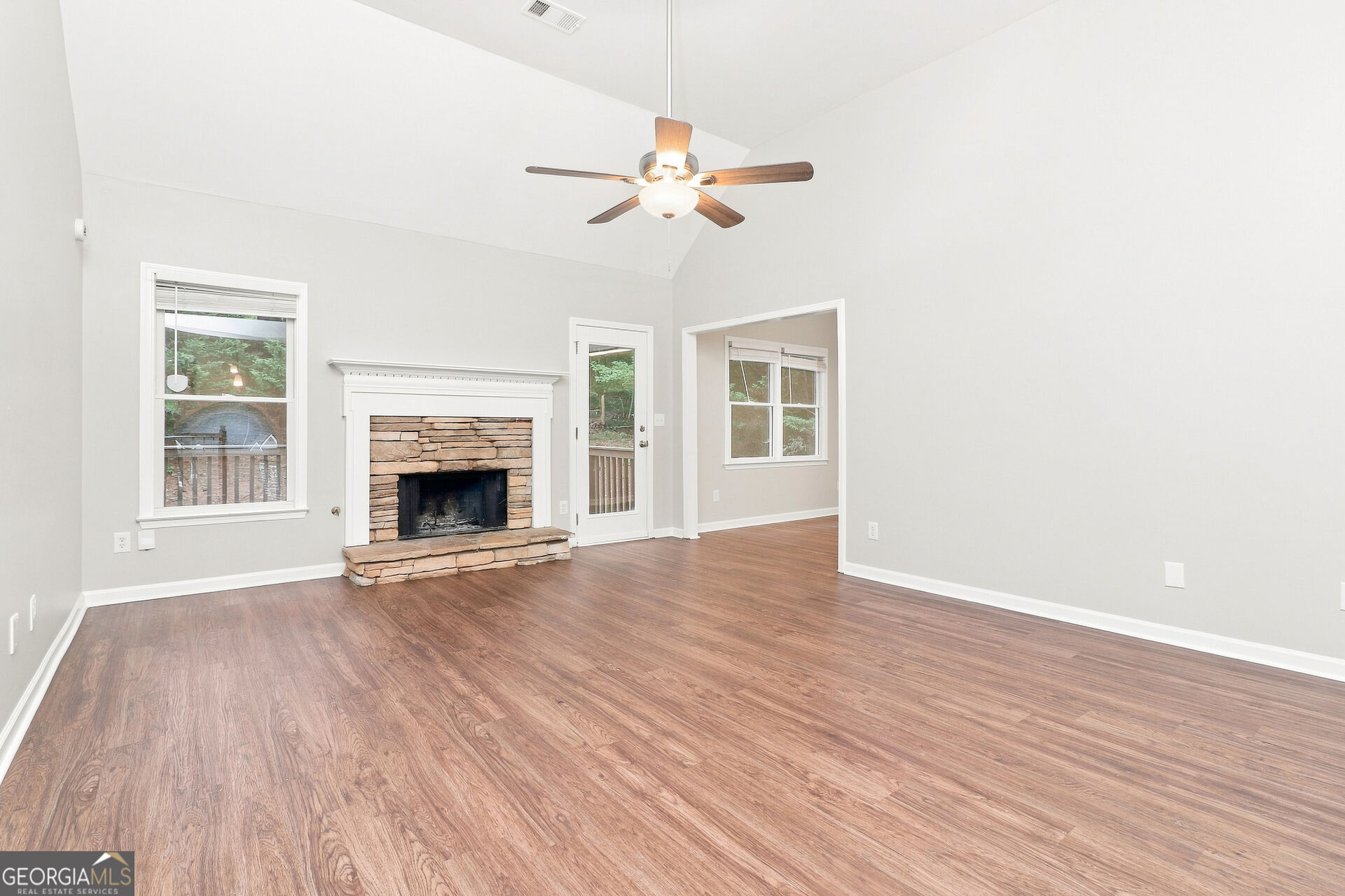 367 Crestview Drive Property Photo 4