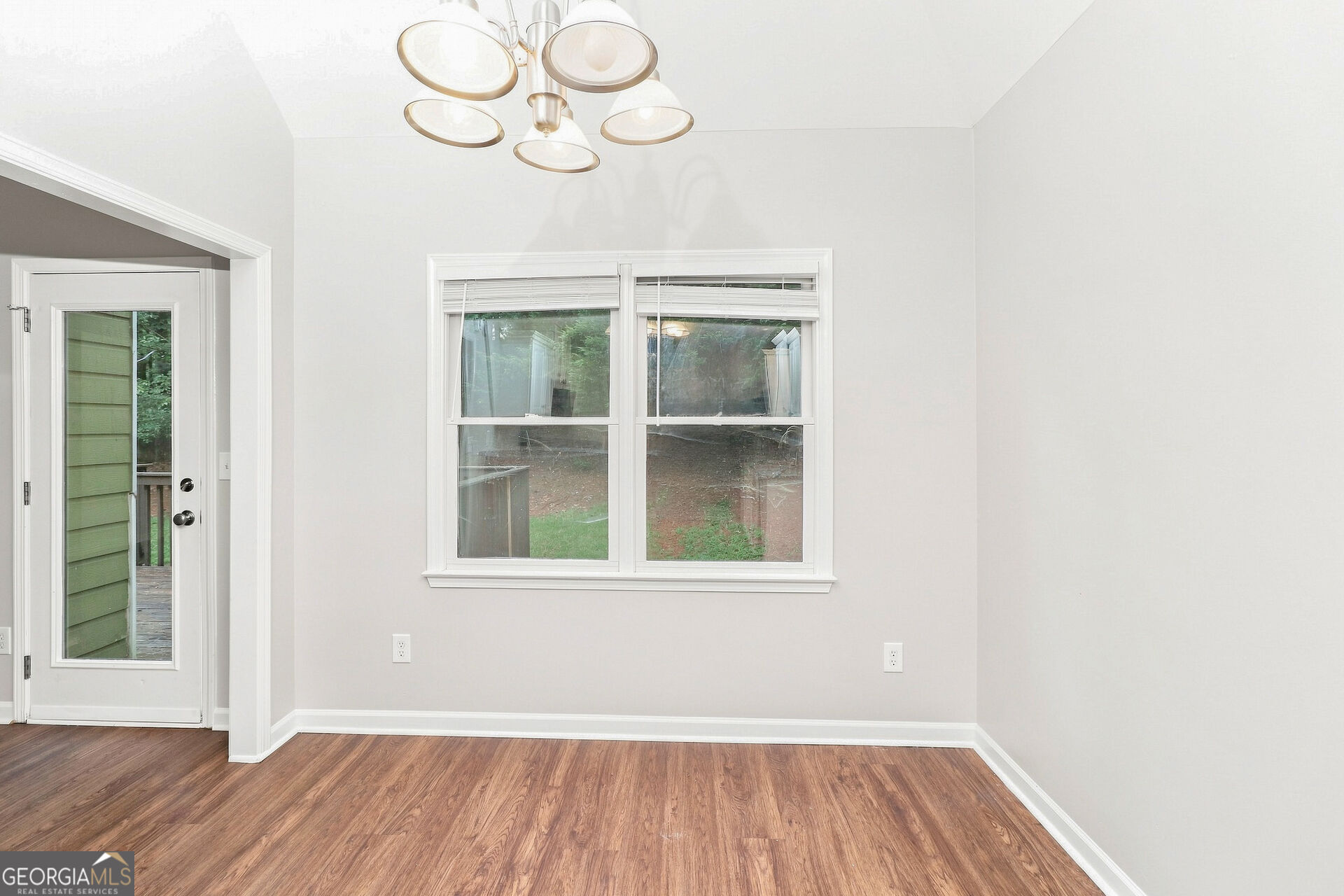 367 Crestview Drive Property Photo 8