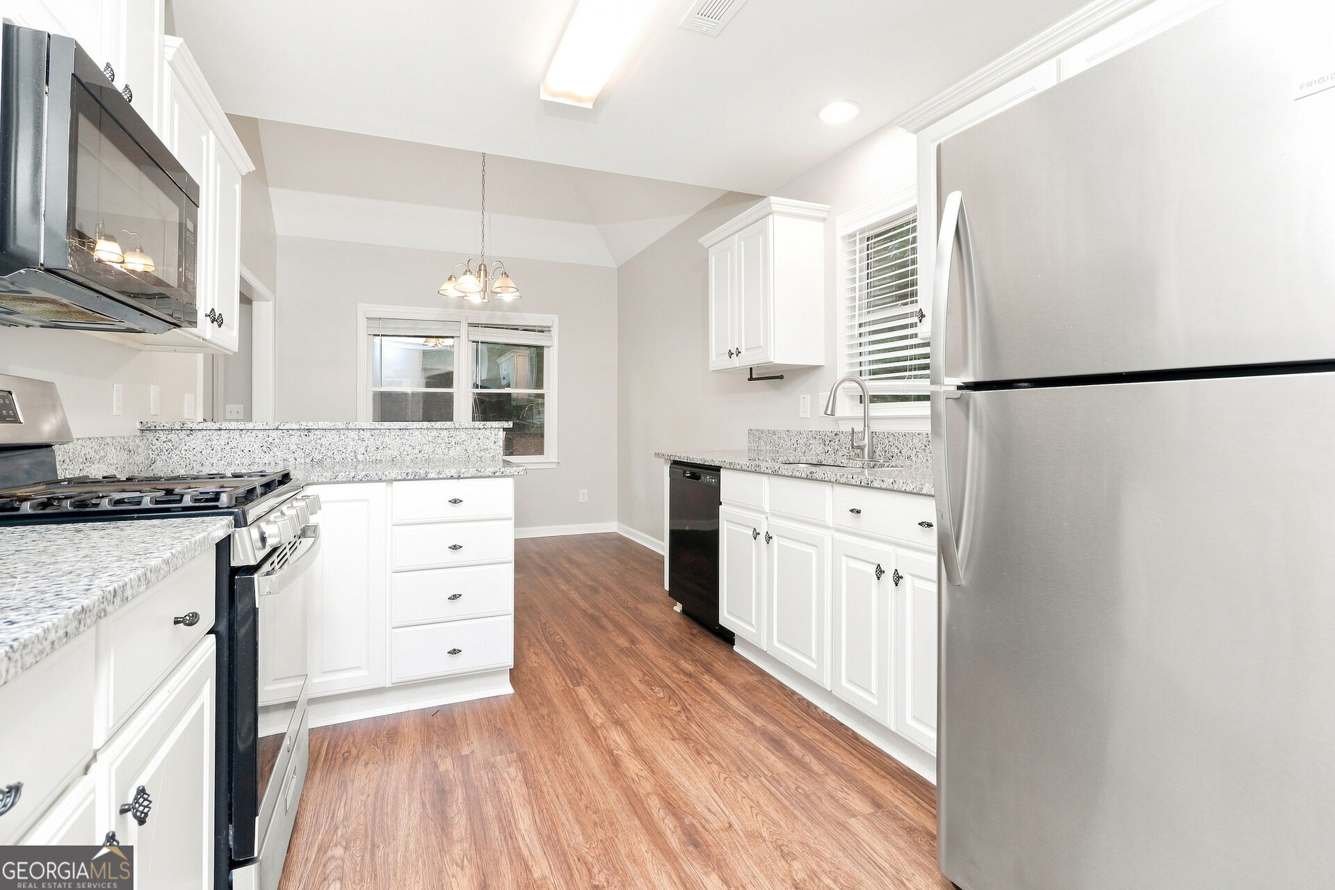 367 Crestview Drive Property Photo 10