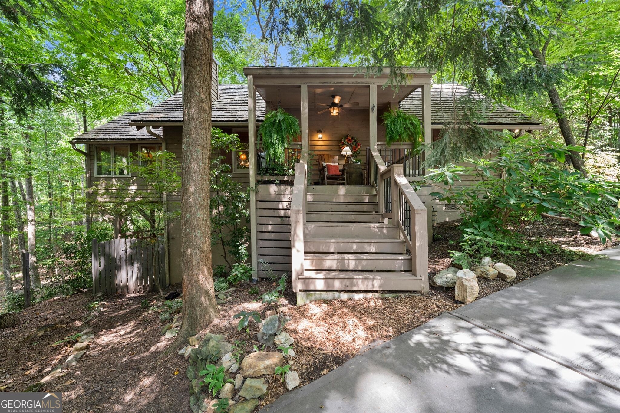 11 Blue Bell Circle N Property Photo 1