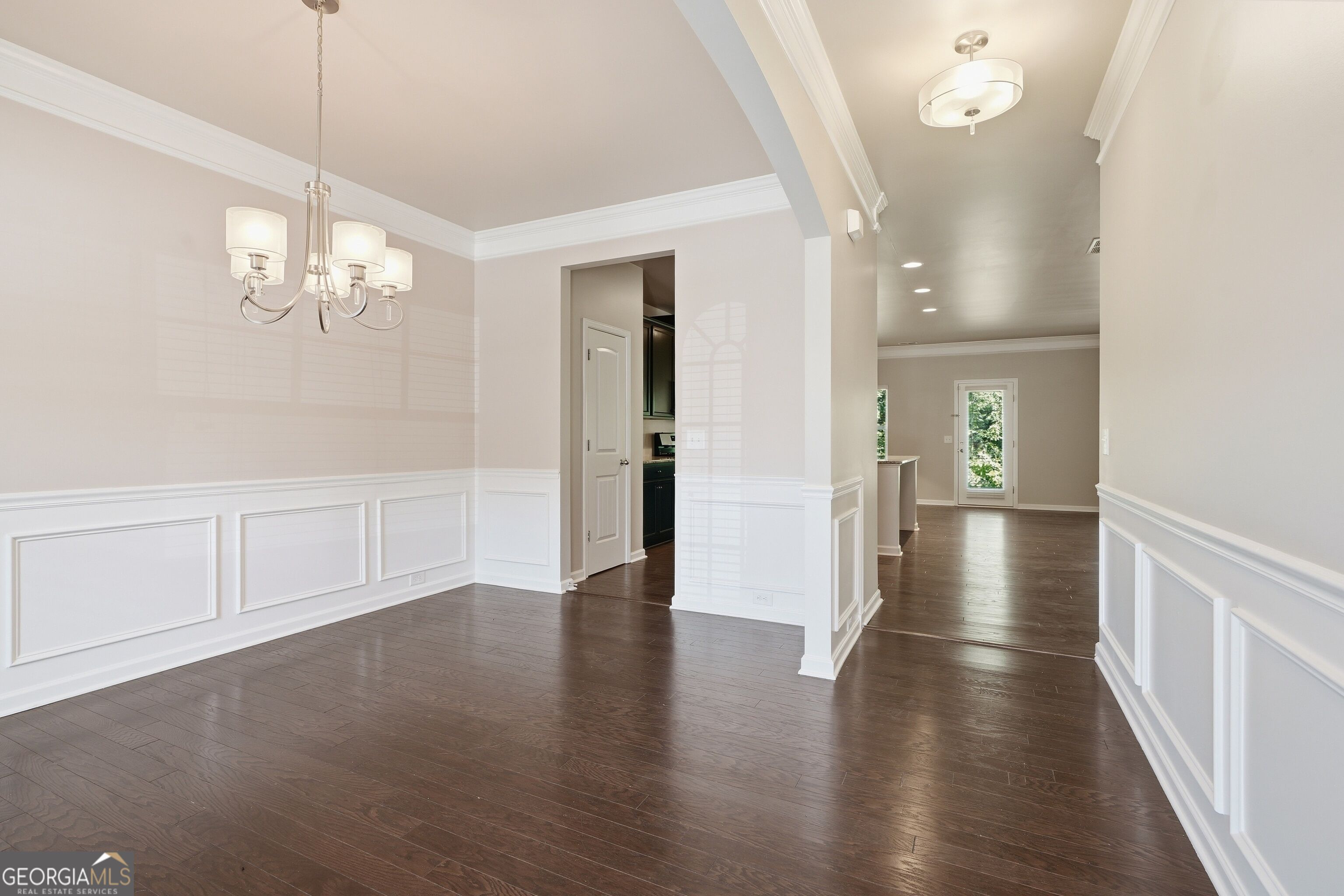 673 Boulder Run Property Photo 6