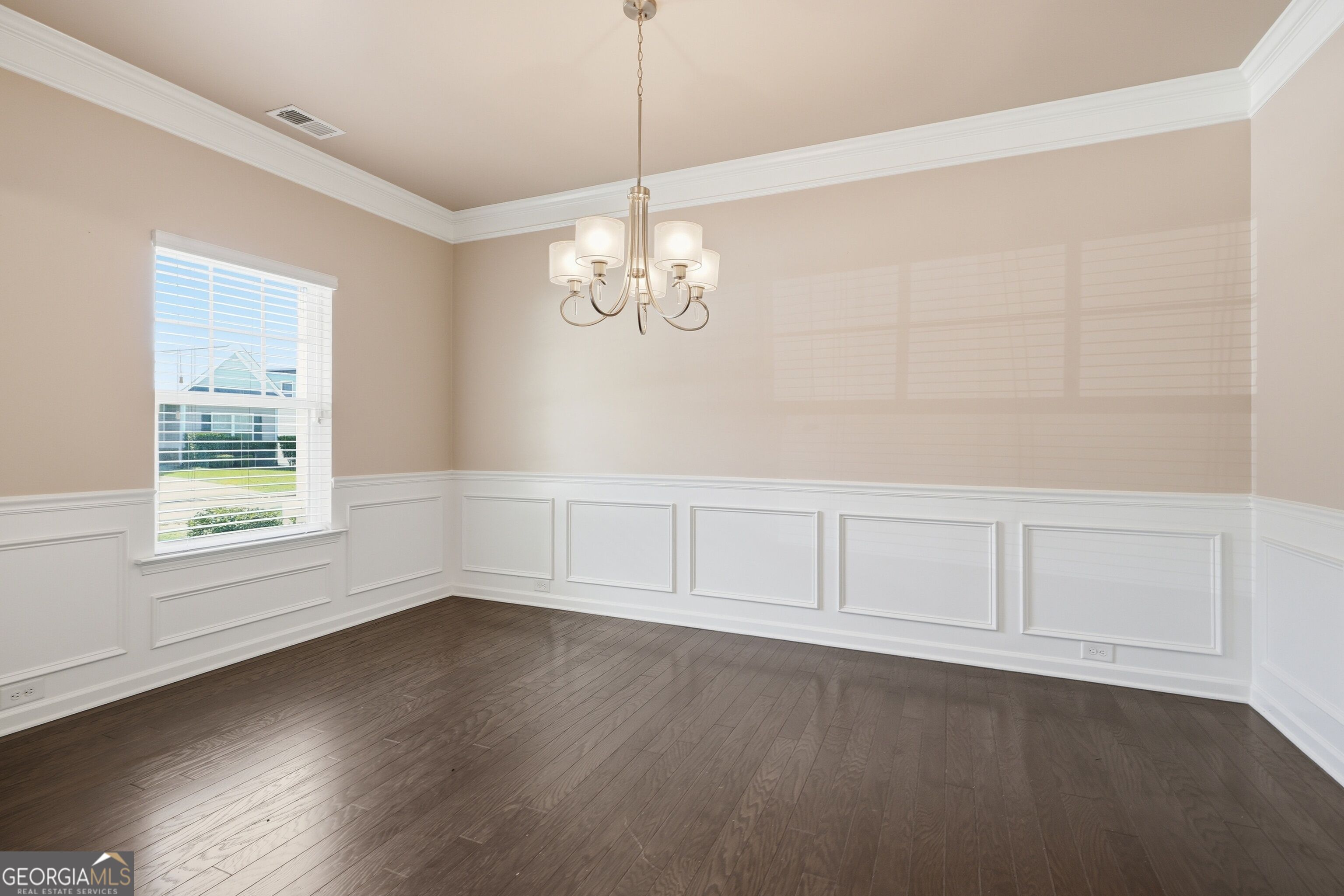 673 Boulder Run Property Photo 7