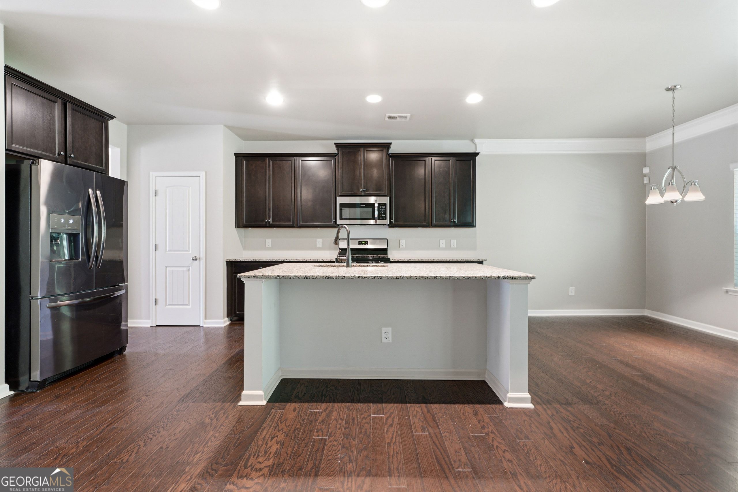 673 Boulder Run Property Photo 13