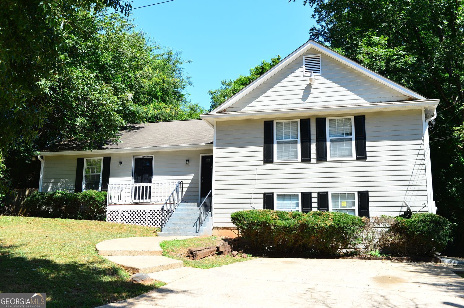 3250 College Street Property Photo 1