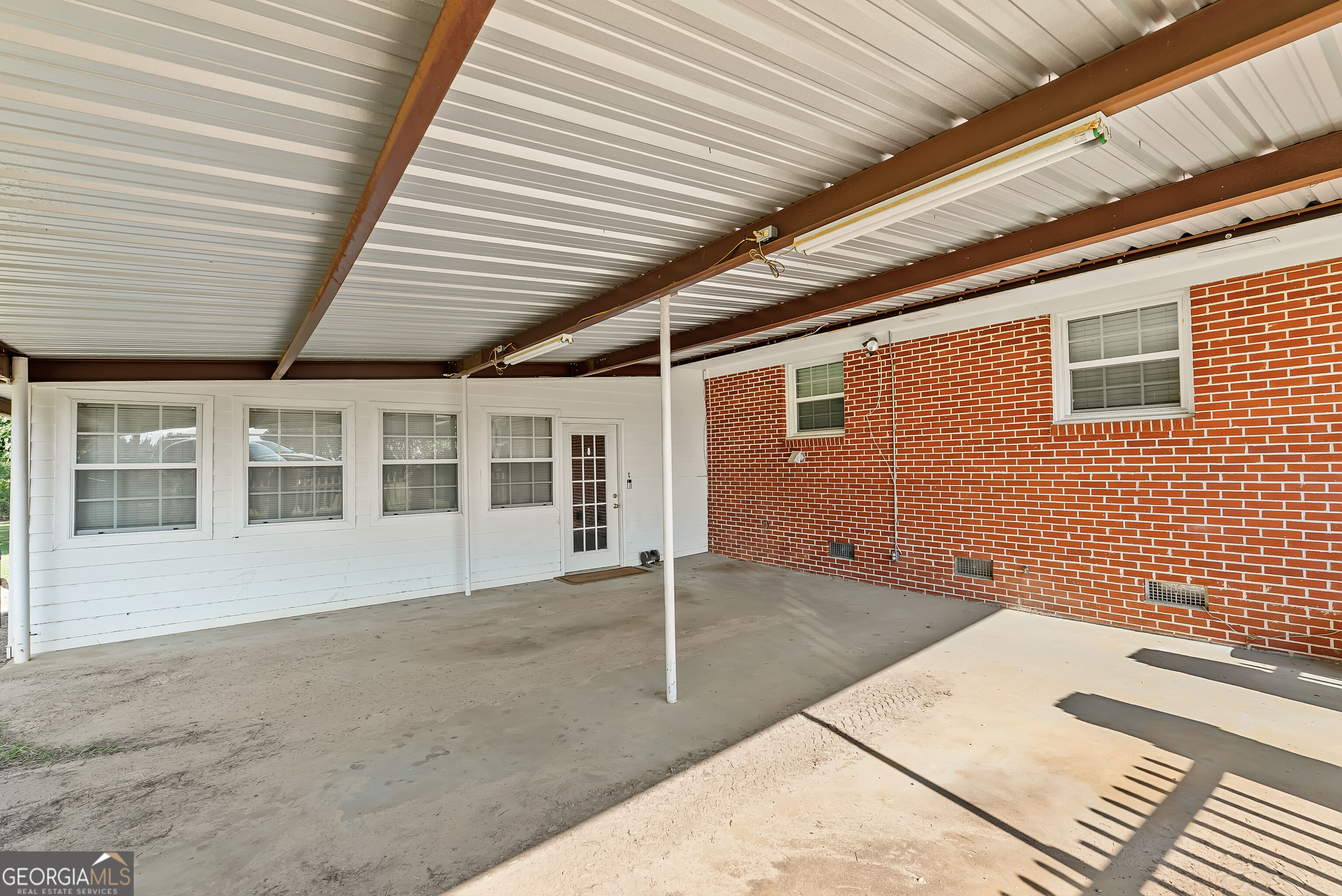 1069 Funston Sigsbee Road Property Photo 7