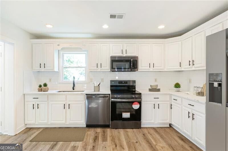 1258 Lyle Avenue Property Photo 8