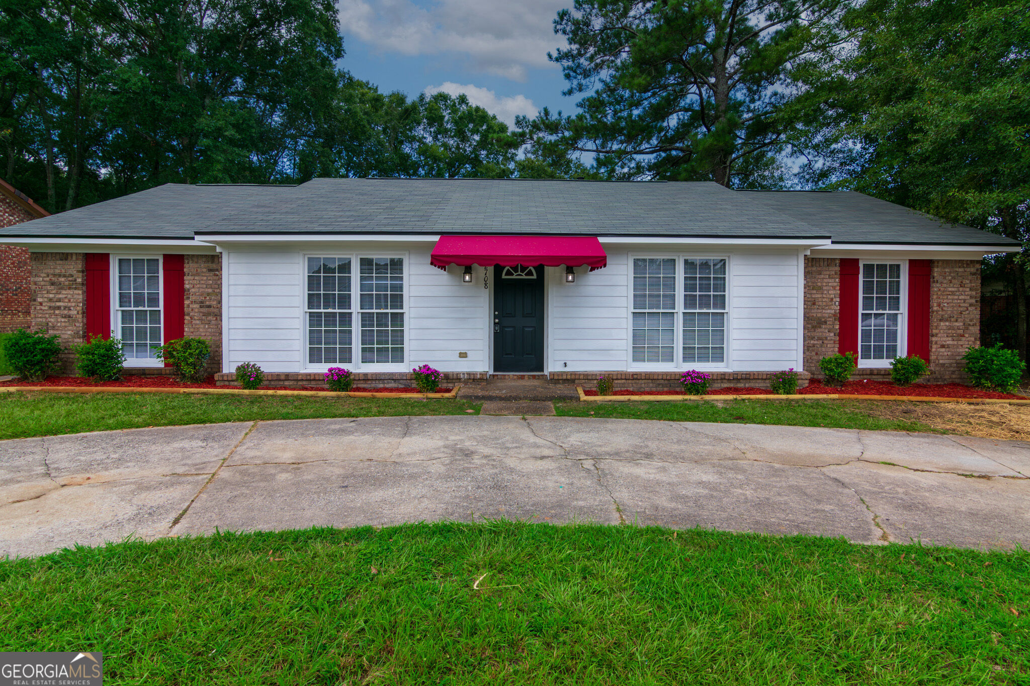 2708 Skylake Drive Property Photo 1