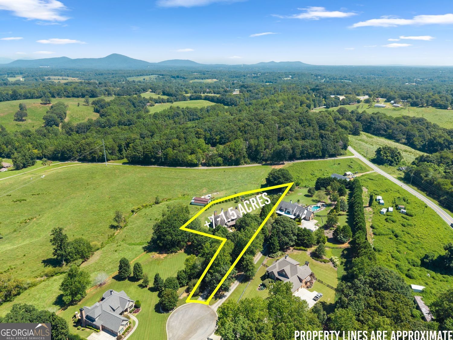 6077 Green Tree Lane Property Photo 3