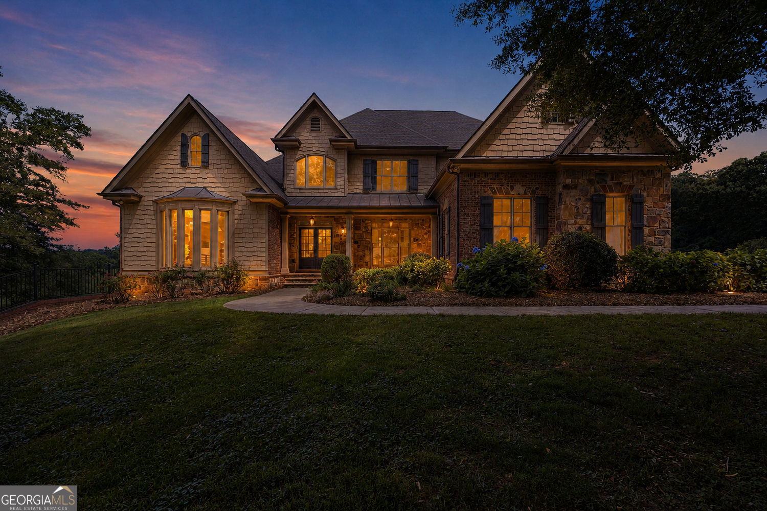 6077 Green Tree Lane Property Photo 4