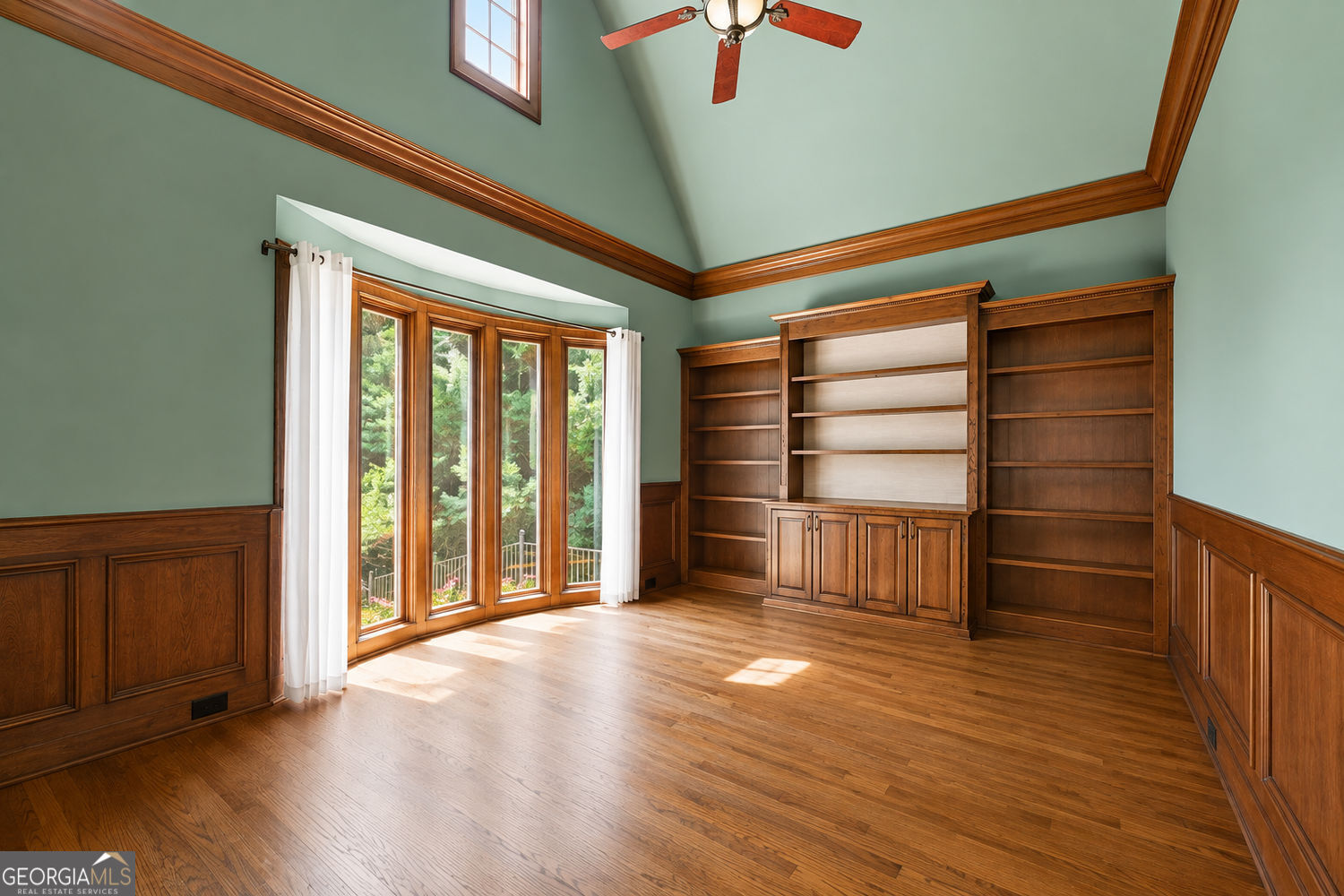 6077 Green Tree Lane Property Photo 11