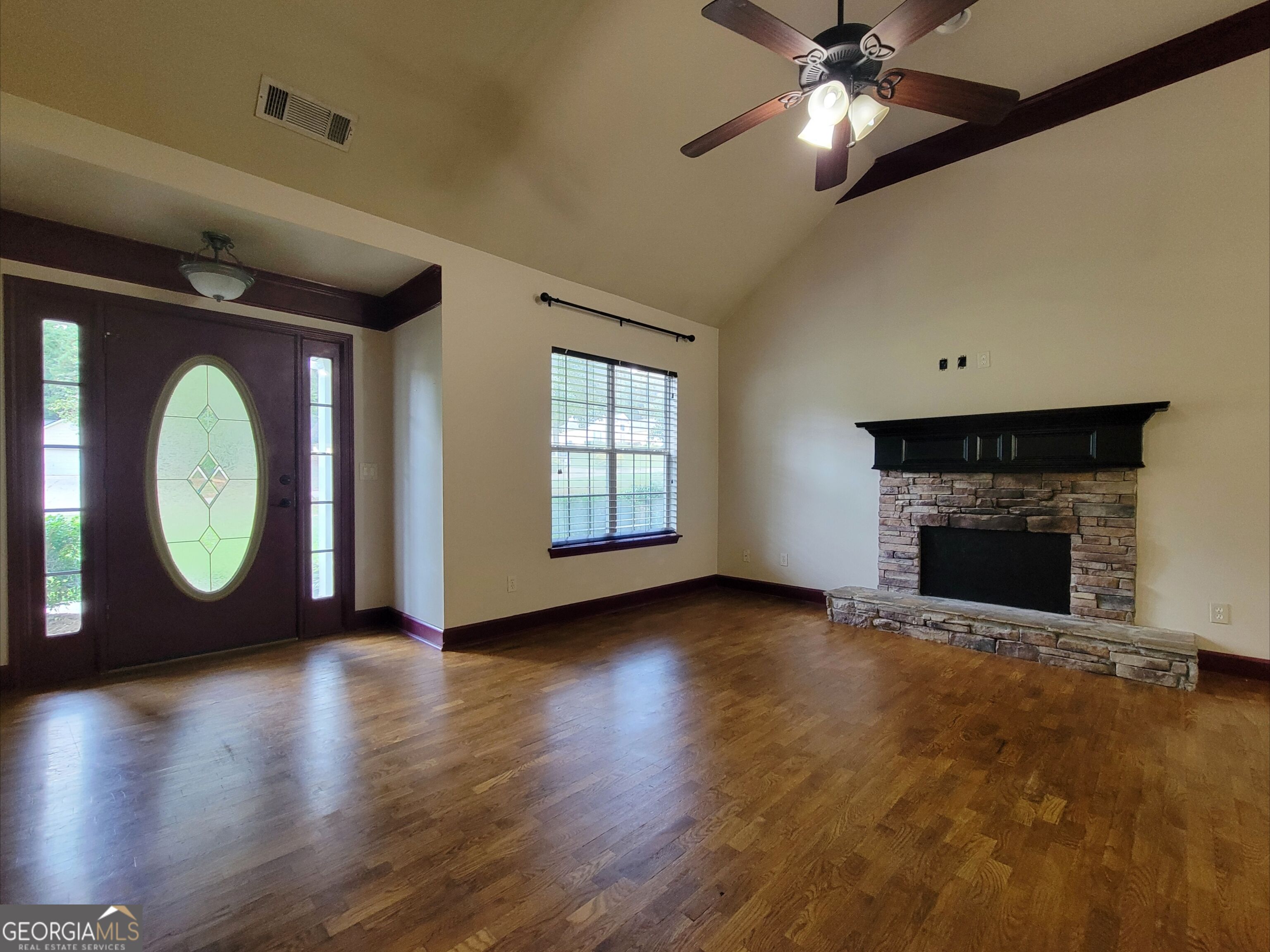 516 Oxford Ridge Property Photo 2