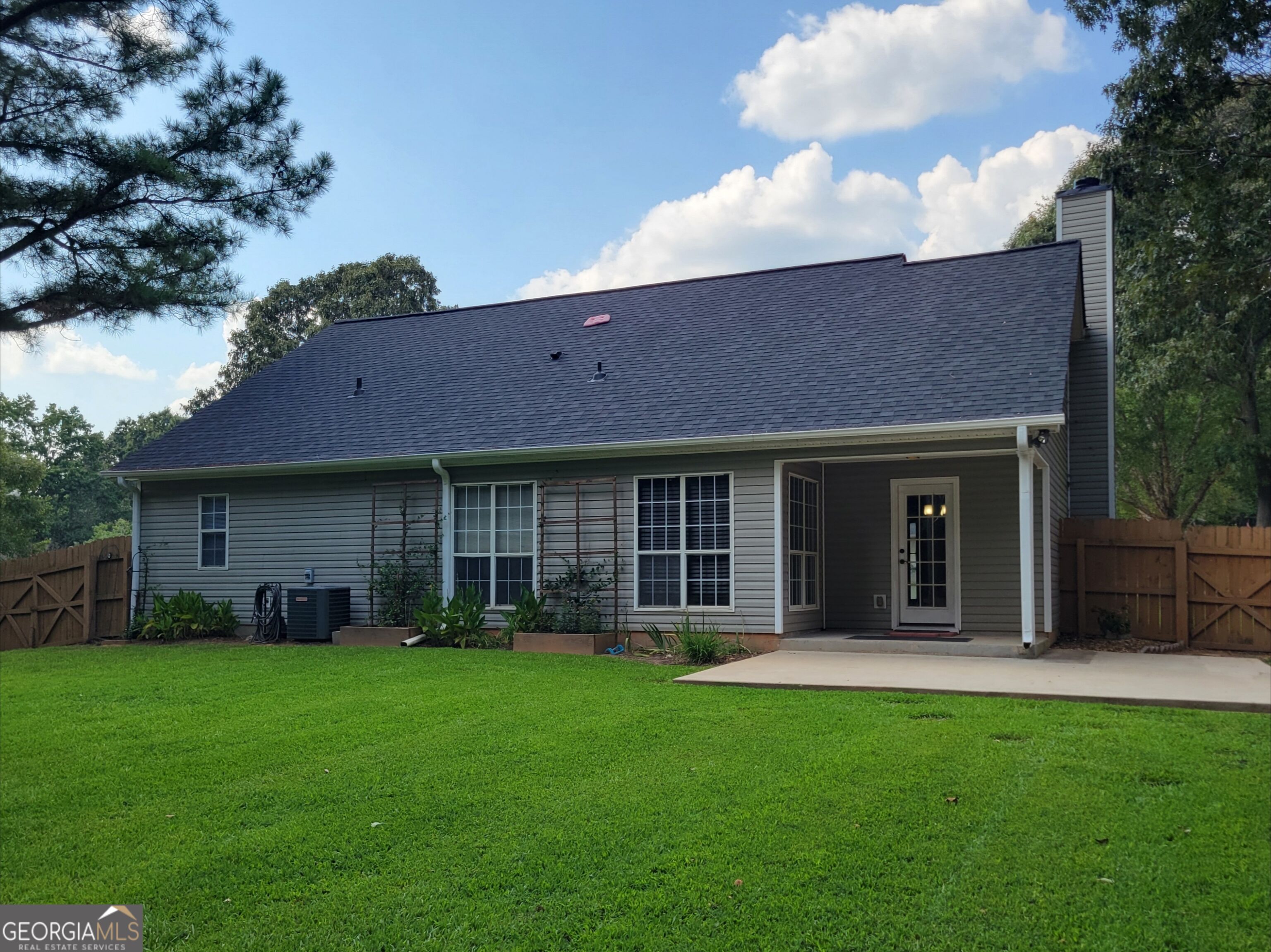 516 Oxford Ridge Property Photo 18