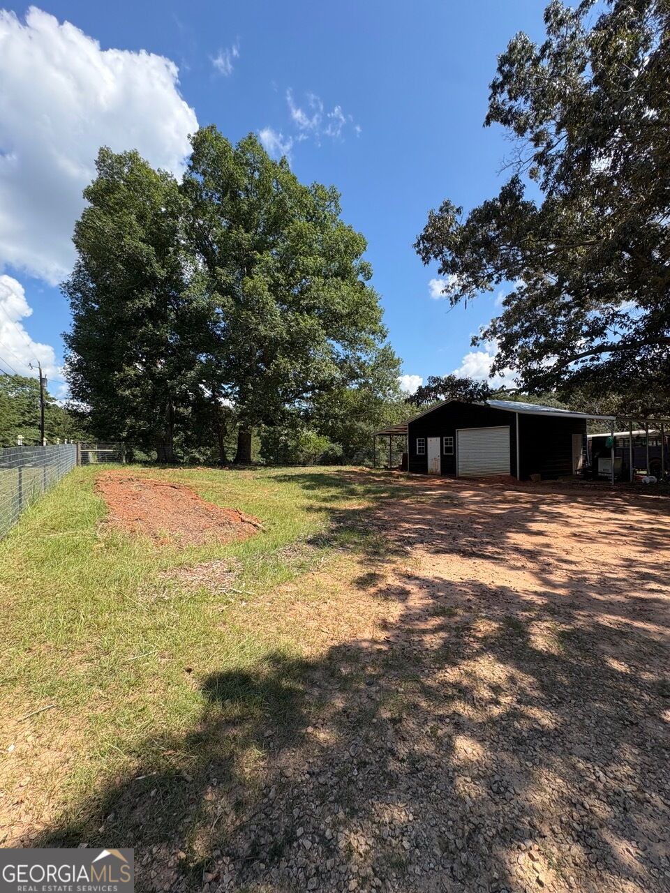 219 Rogers Circle Property Photo 3